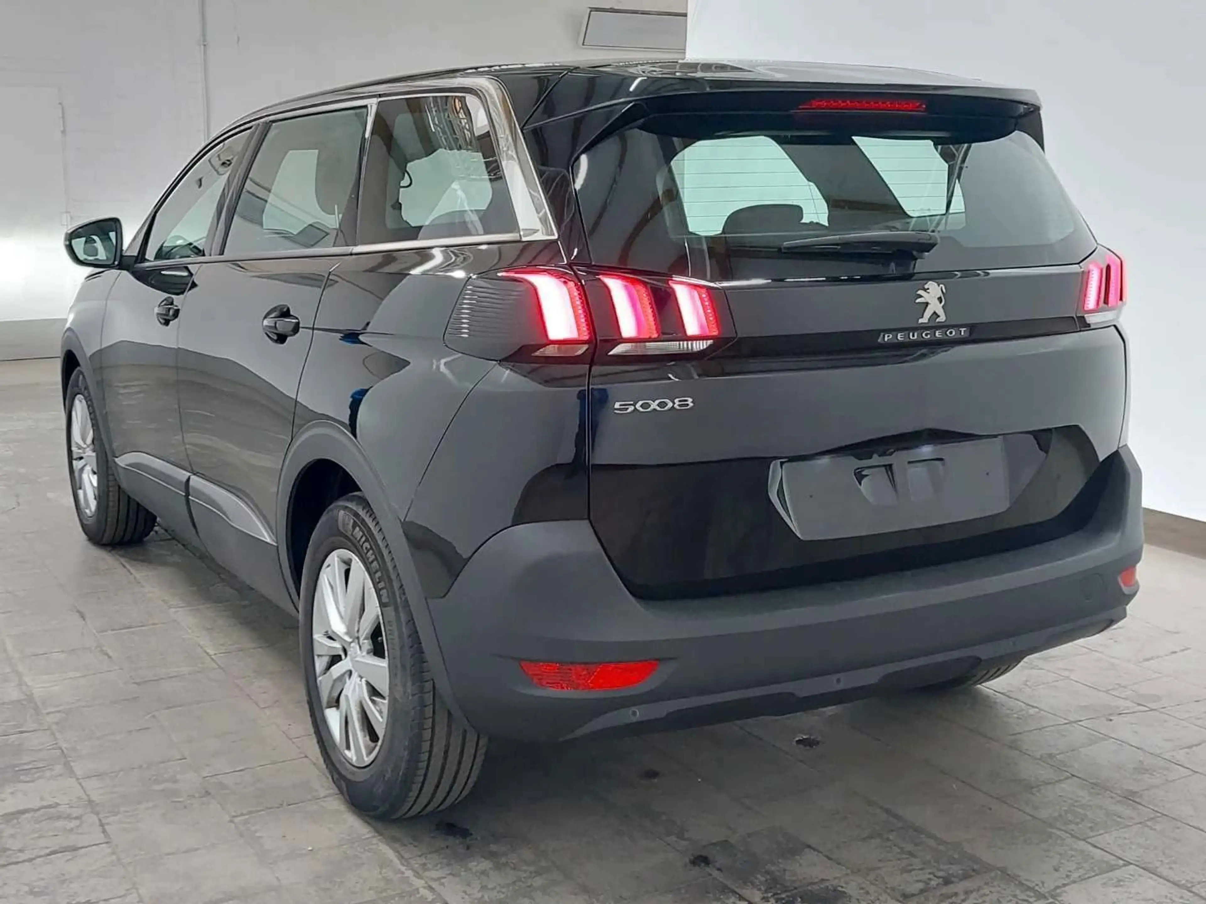 Peugeot 5008 PureTech 130 Active Pack,7 Sitzer,wenig KM — photo 2