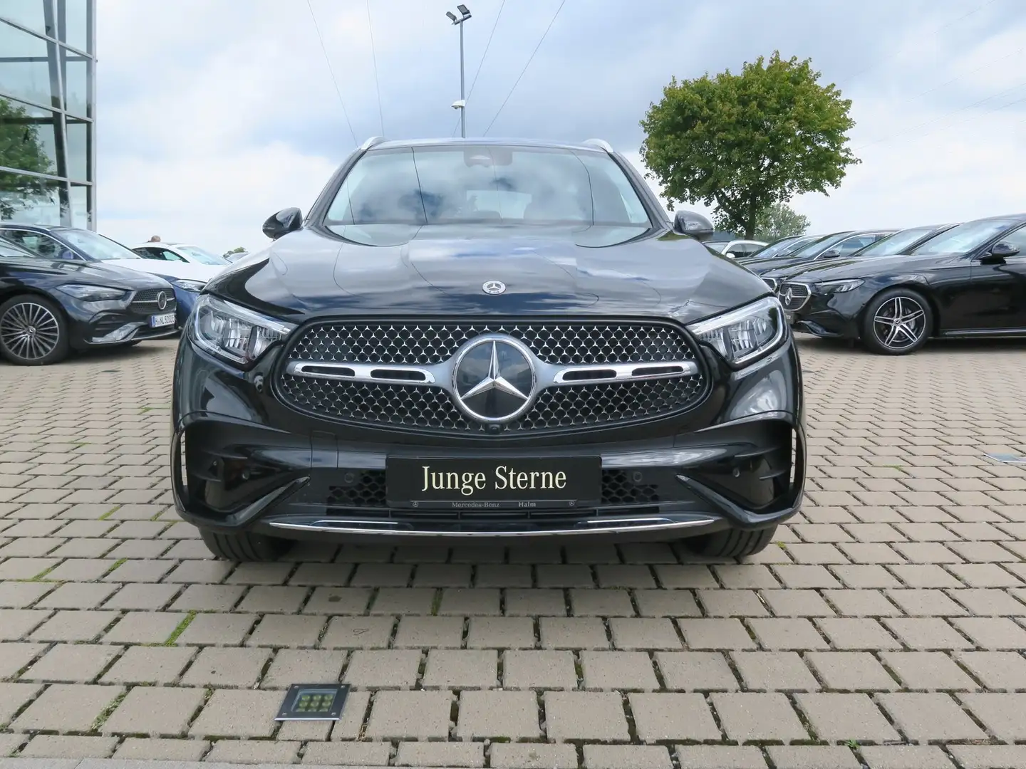 Mercedes-Benz GLC 300 e AMG Line Advanced Plus AHK Distronic Schwarz - 2