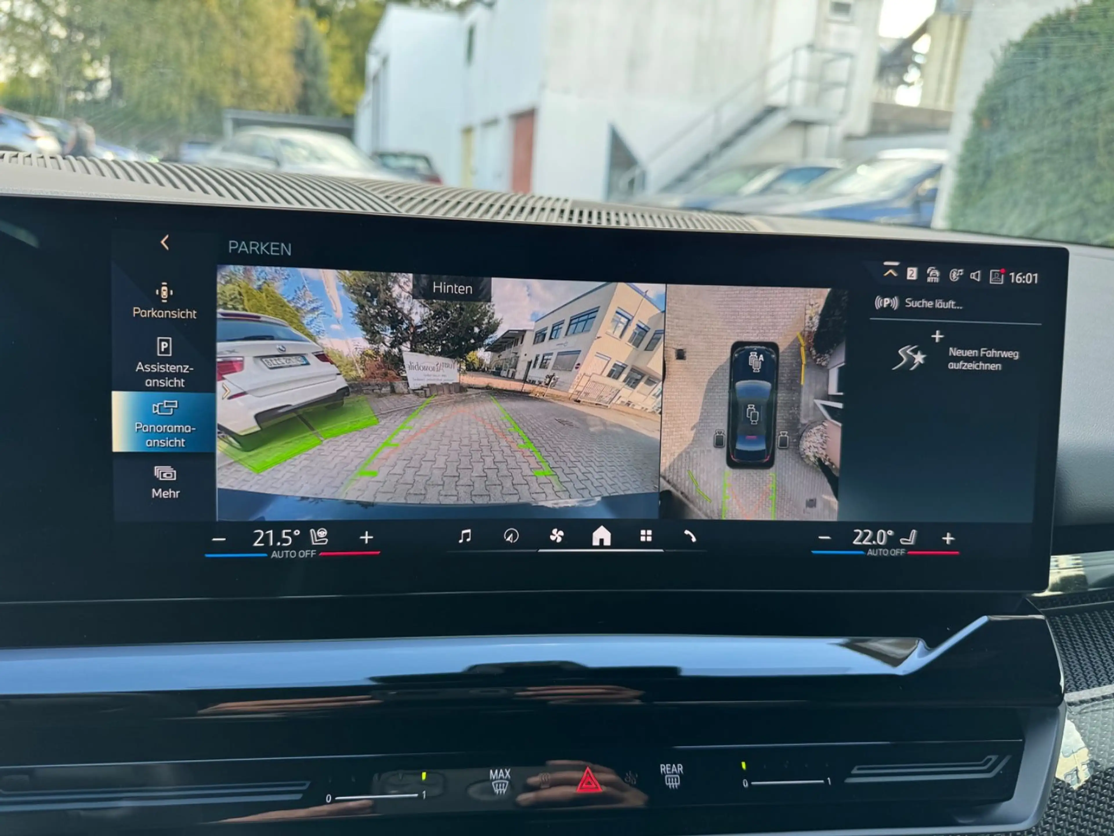 BMW 520 d A/M Paket/Panorama/AHK/Head-Up/360 Kamera — photo 6