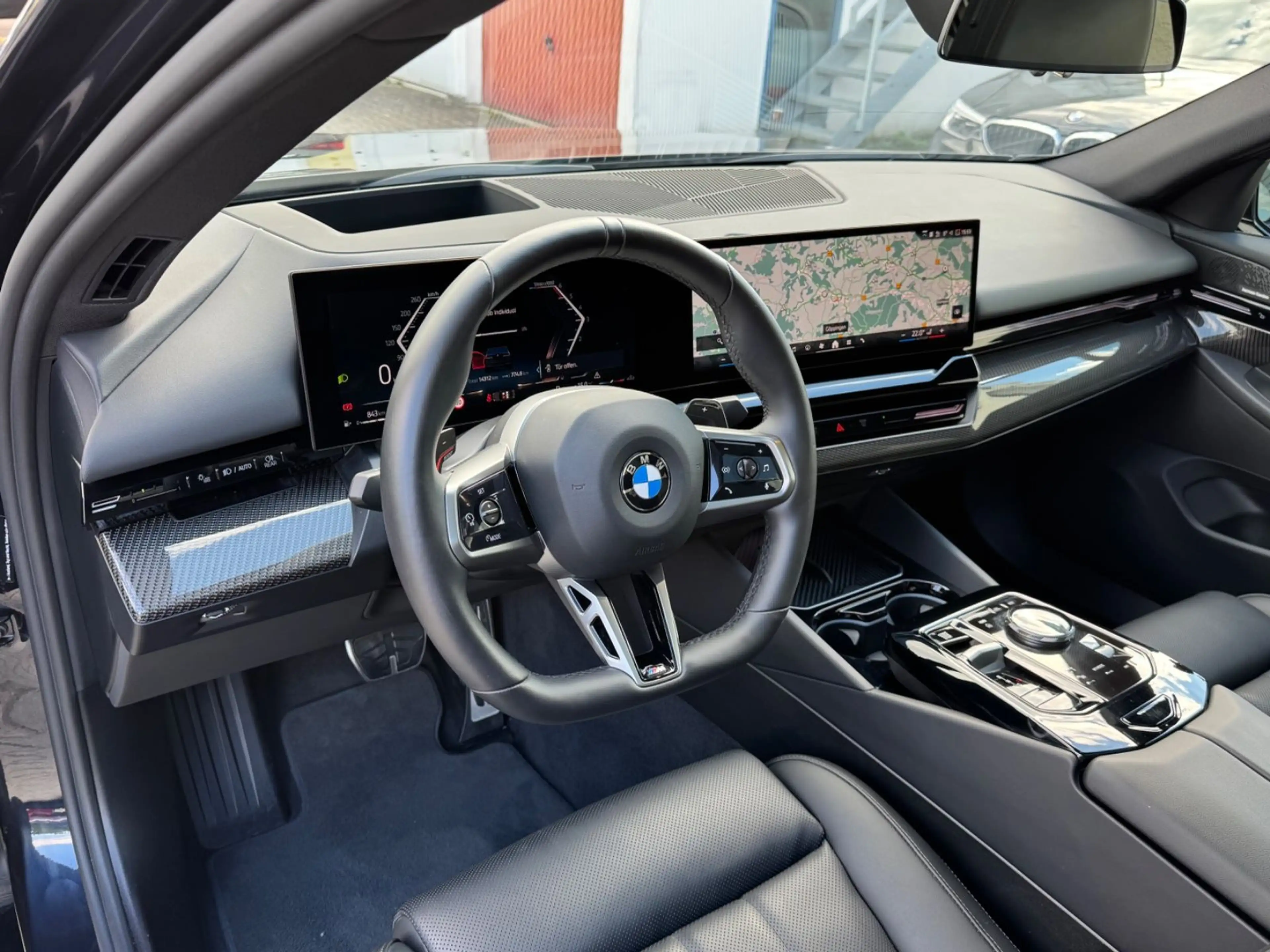 BMW 520 d A/M Paket/Panorama/AHK/Head-Up/360 Kamera — photo 10