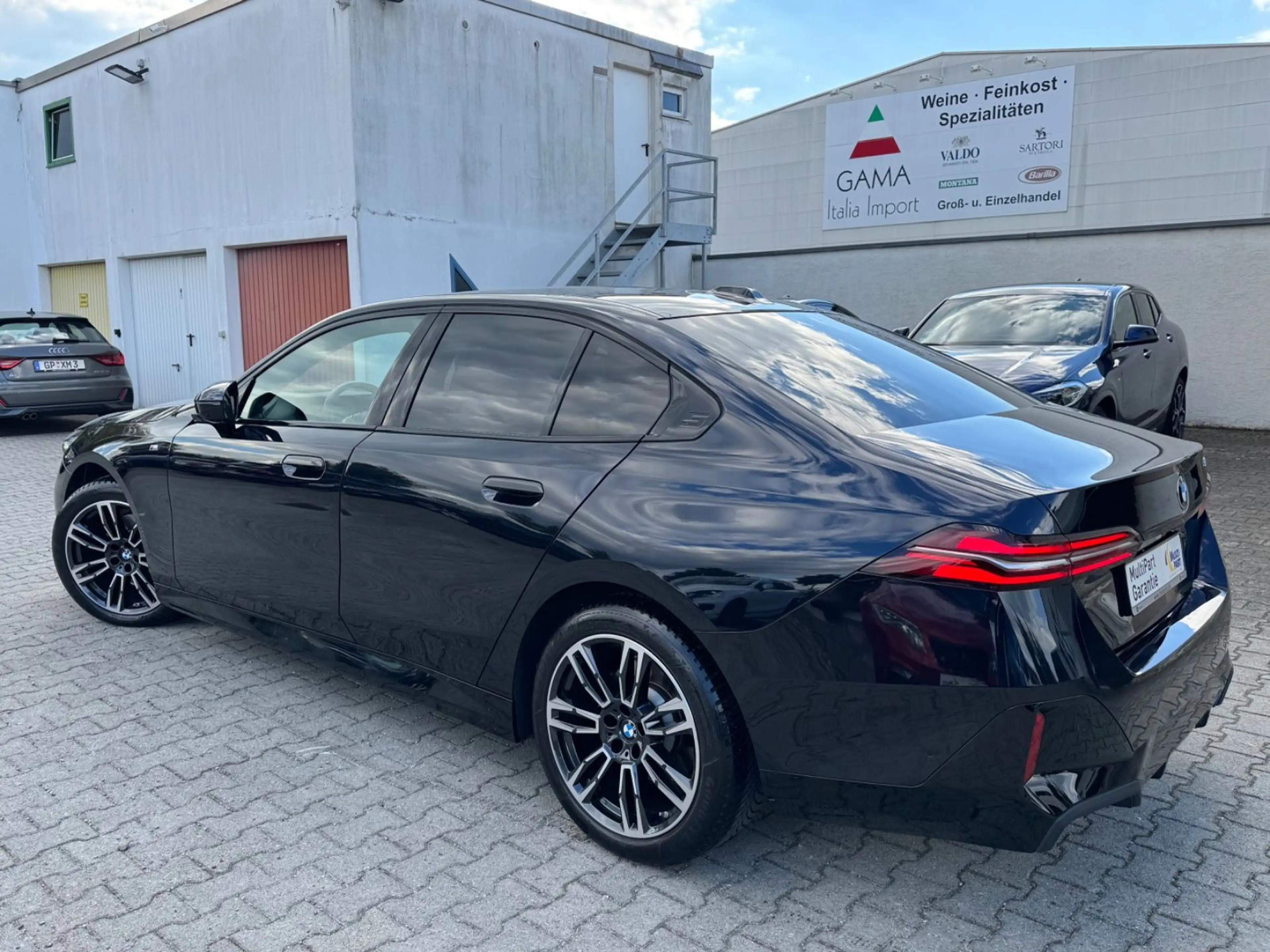 BMW 520 d A/M Paket/Panorama/AHK/Head-Up/360 Kamera — photo 8