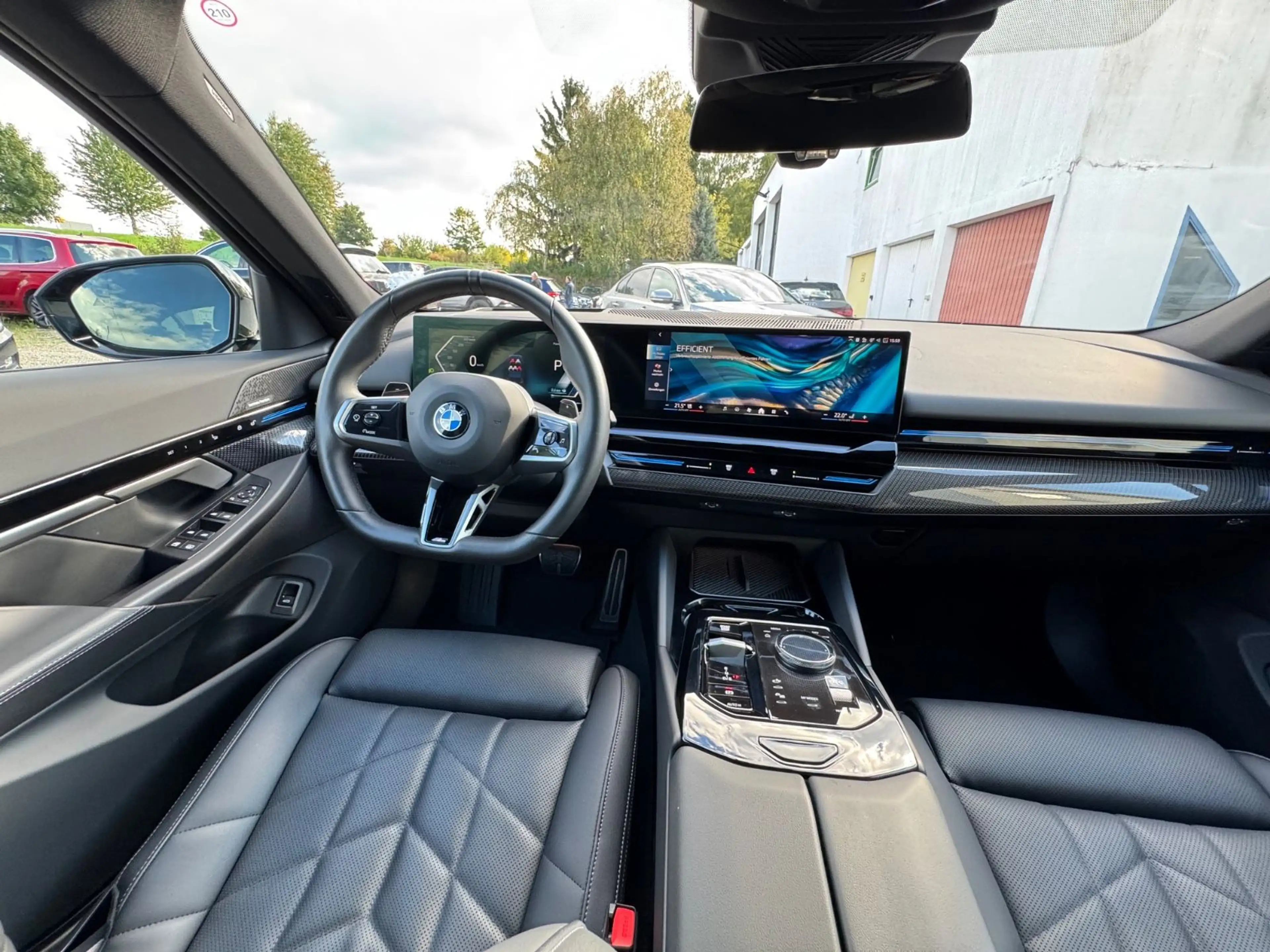 BMW 520 d A/M Paket/Panorama/AHK/Head-Up/360 Kamera — photo 4