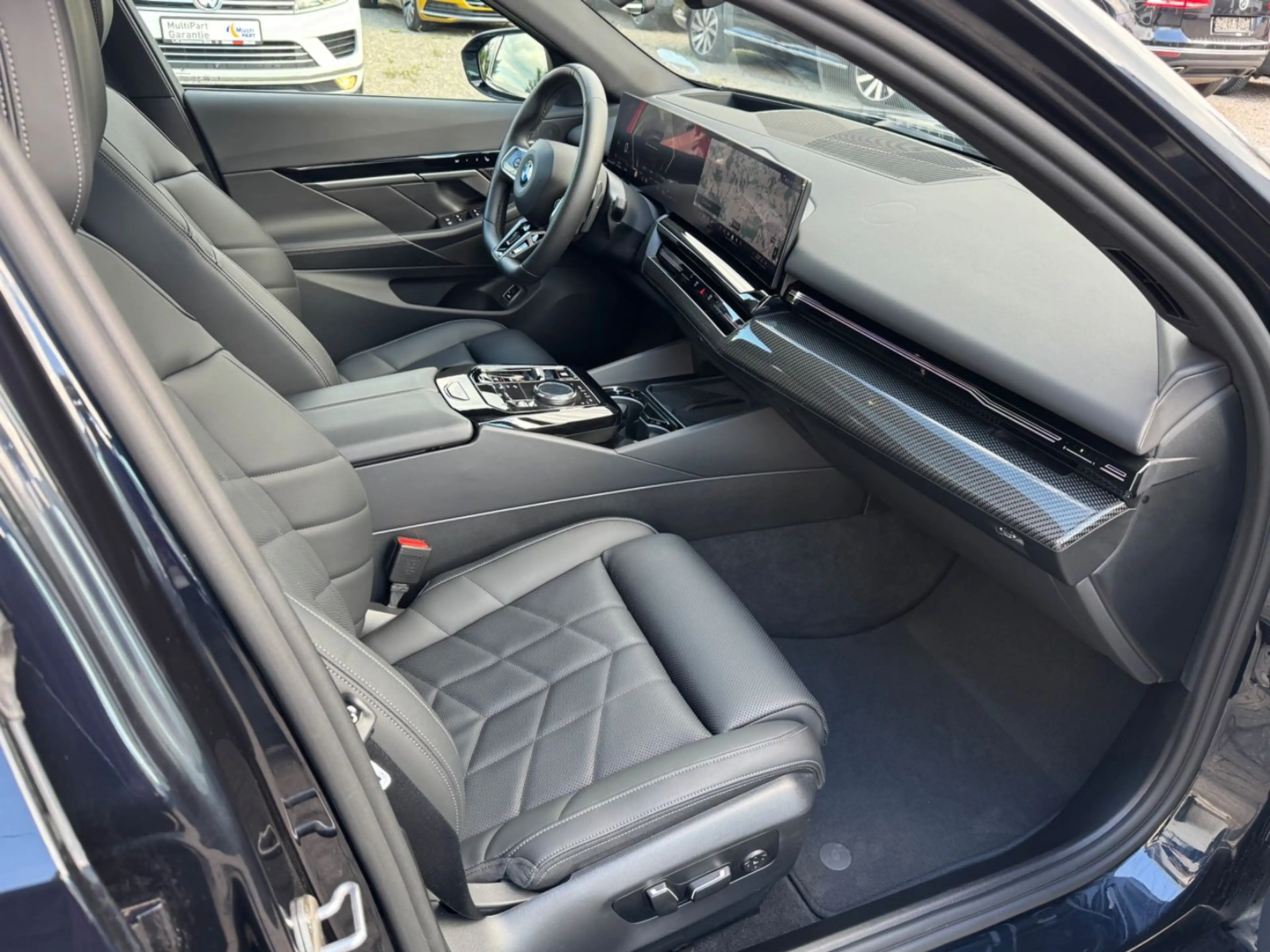 BMW 520 d A/M Paket/Panorama/AHK/Head-Up/360 Kamera — photo 12