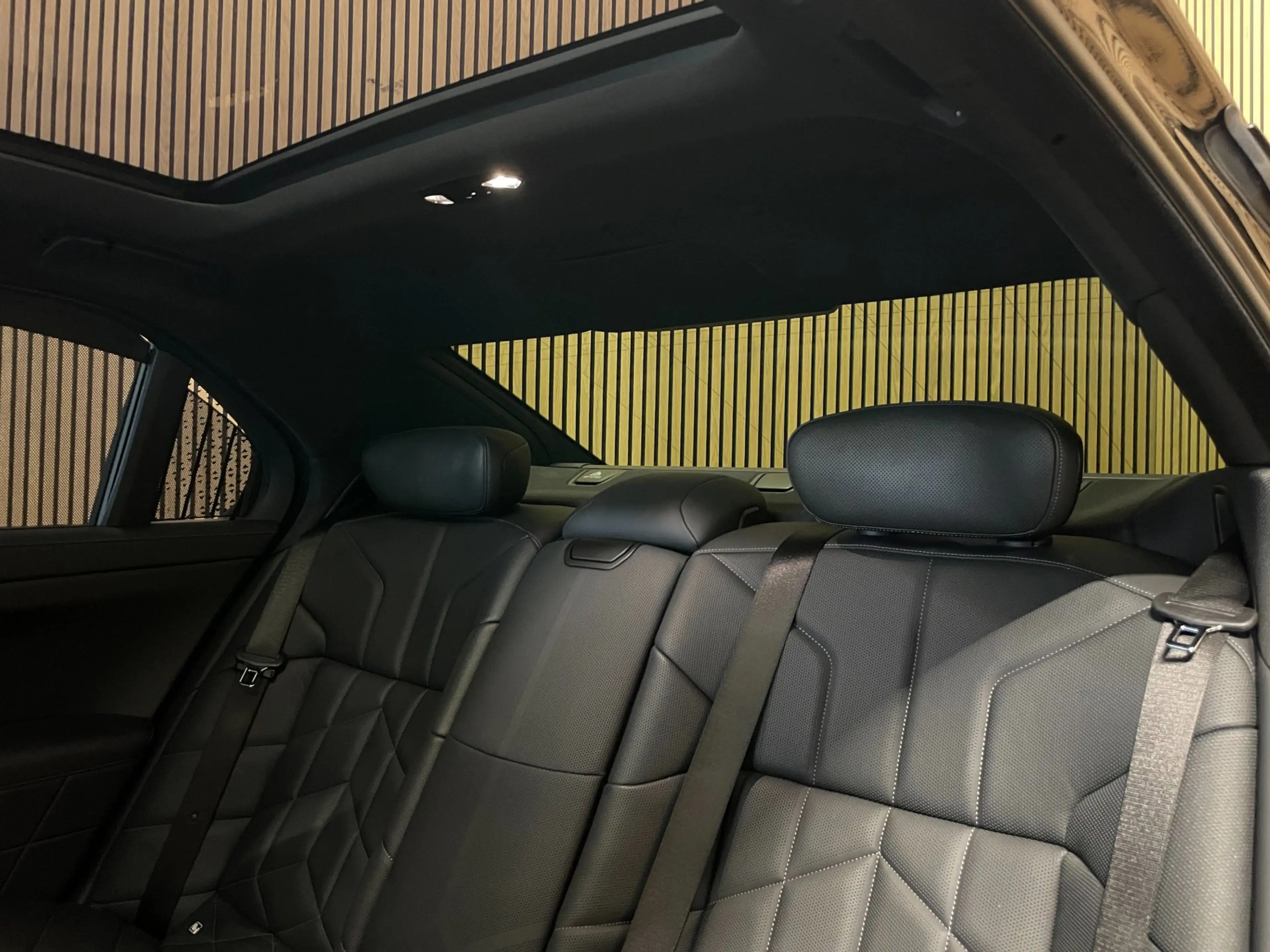 BMW i7 XDrive60 106 kWh|M-SPORT|96% SOH|BLACK EDITION|FUL — photo 8