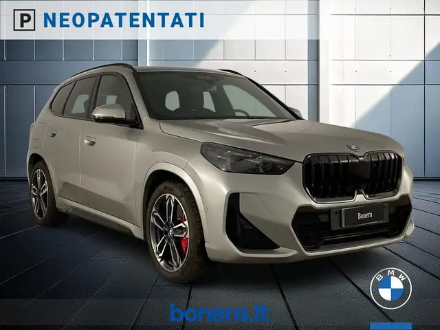 BMW X1 view 4