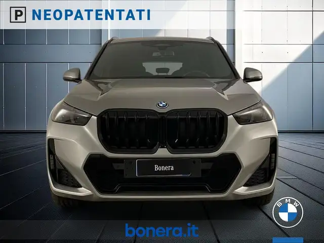 BMW X1 view 3