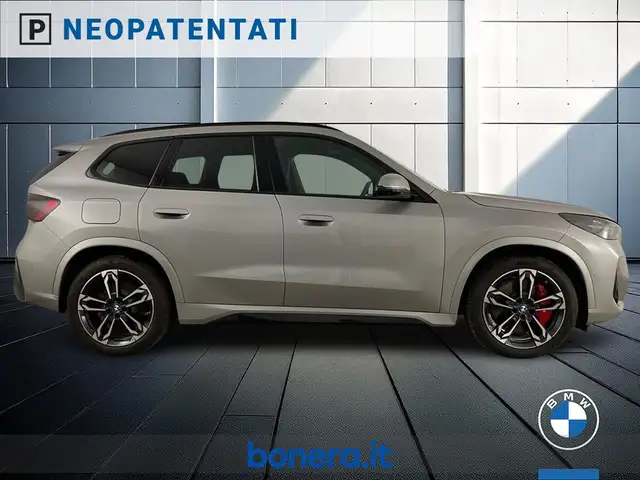 BMW X1 view 5