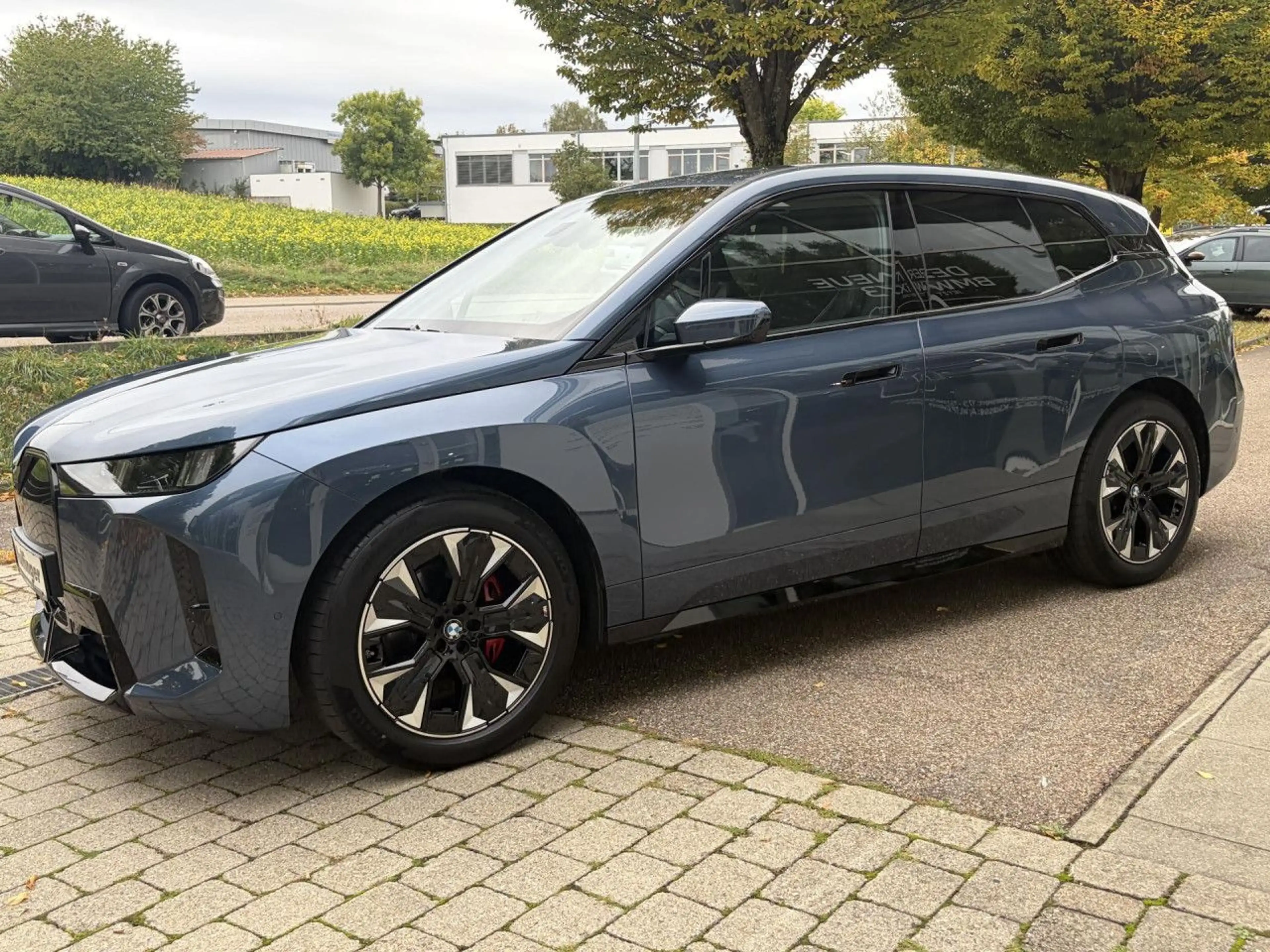 BMW iX x45 M Sport PRO AutobahnAss.SoftCl.360.AHK 21 — photo 3