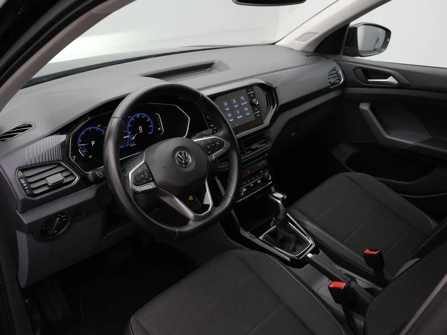 Volkswagen T-Cross 1.0 TSI 116 pk DSG R-Line | Trekhaak | Achteruitri Zwart - 2