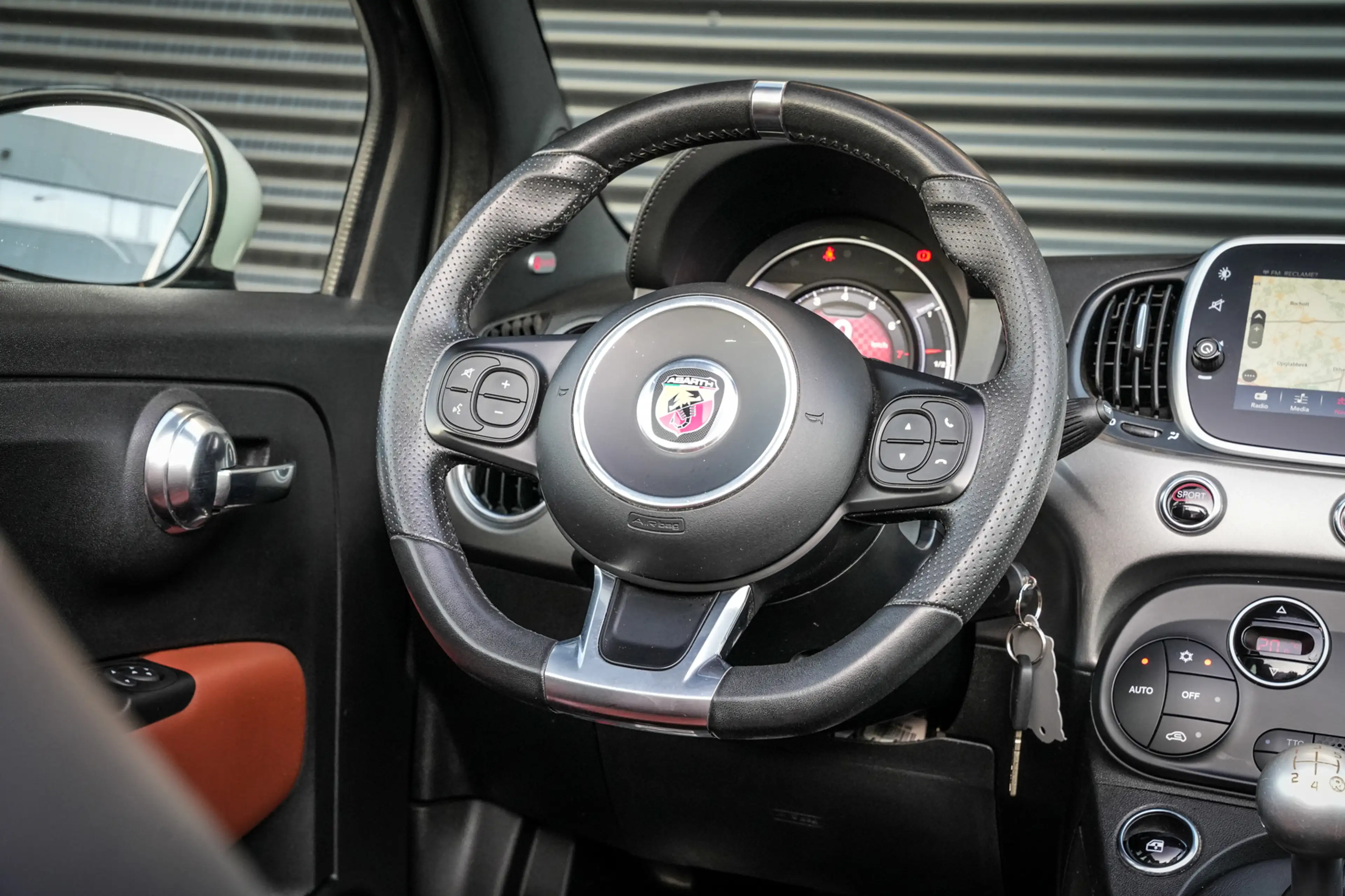 Abarth 595C 1.4 T-Jet Turismo 165pk | Leder | Clima | Uconnect — photo 10
