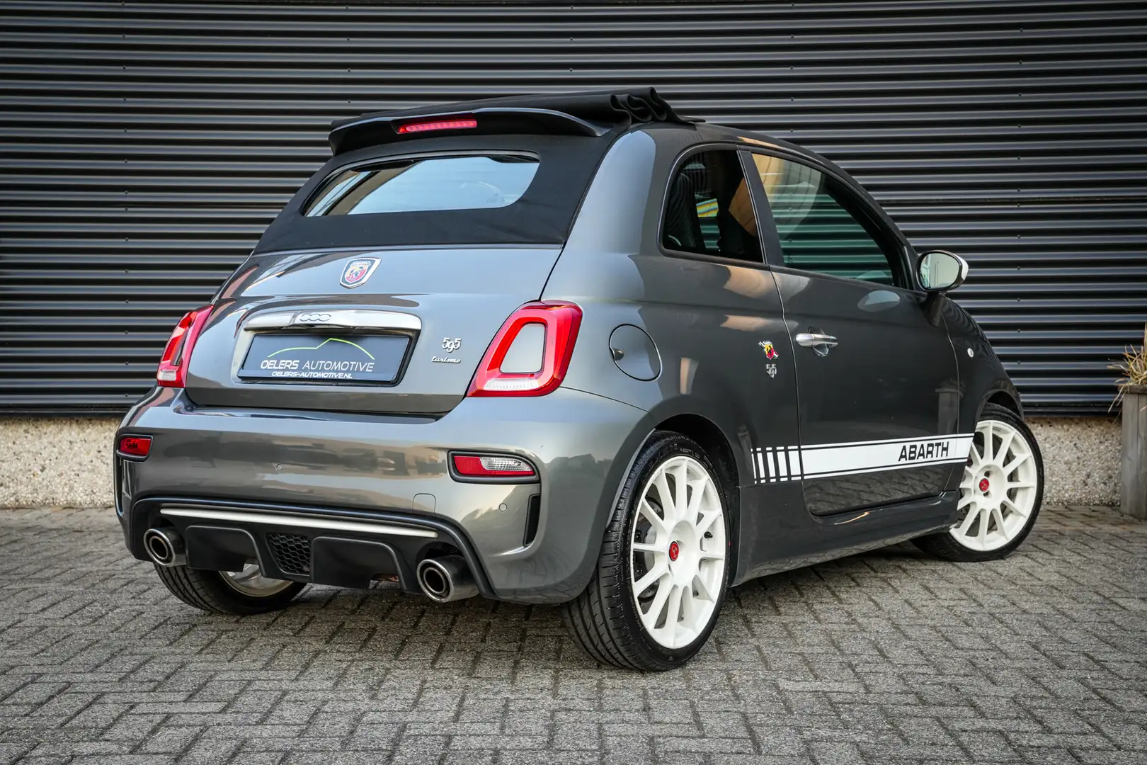 Abarth 595C 1.4 T-Jet Turismo 165pk | Leder | Clima | Uconnect Grau - 2