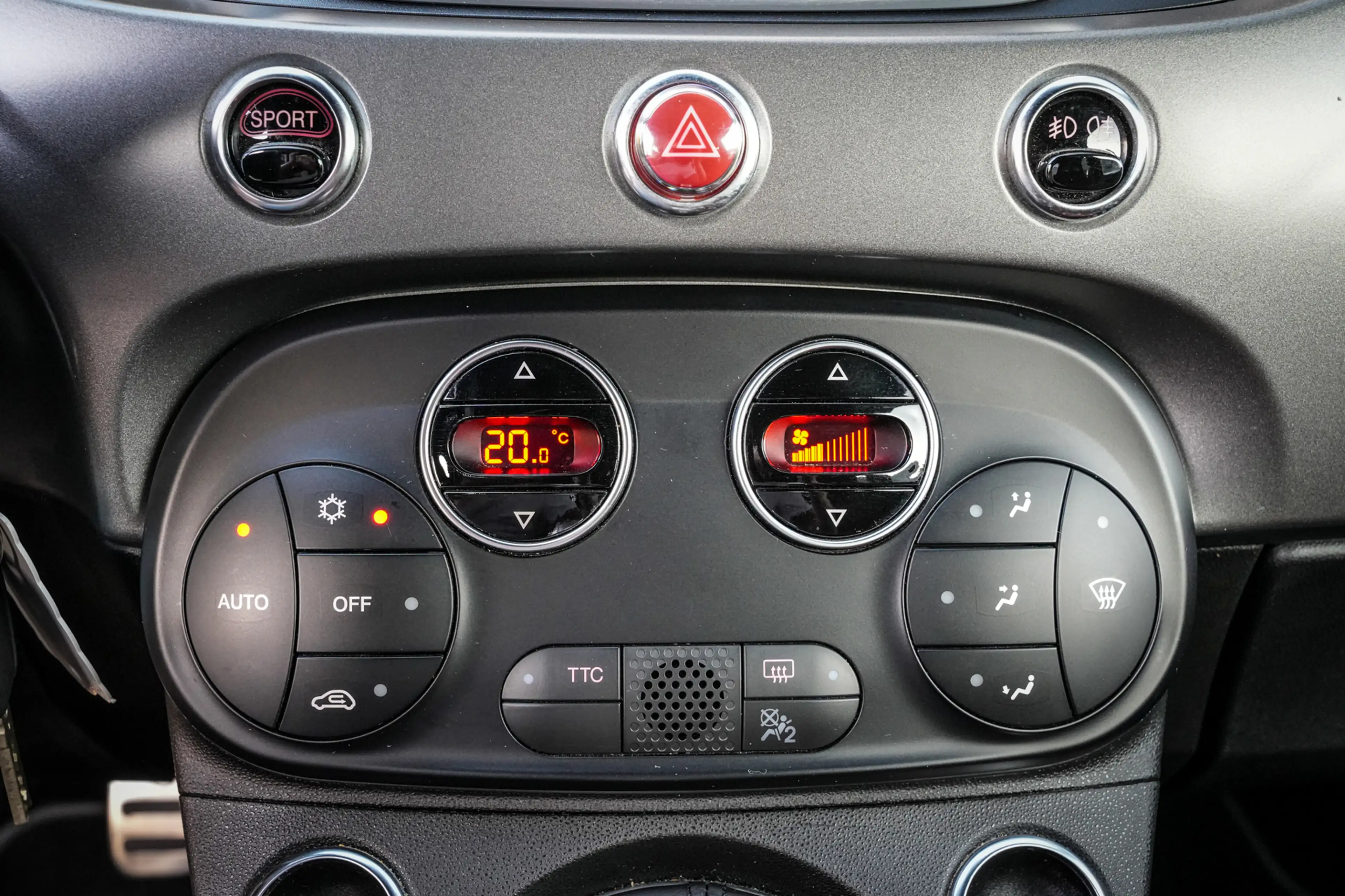 Abarth 595C 1.4 T-Jet Turismo 165pk | Leder | Clima | Uconnect — photo 24