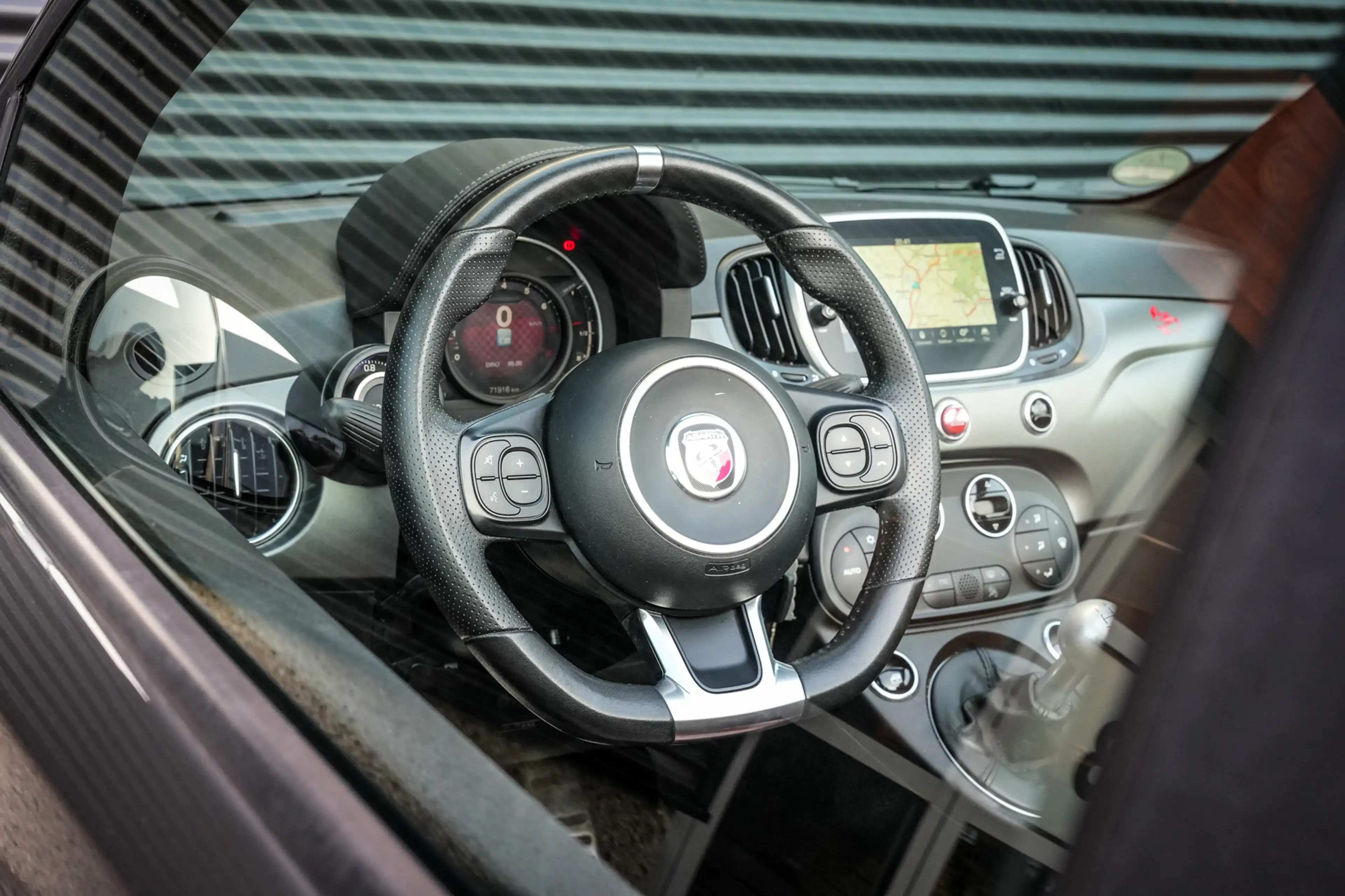 Abarth 595C 1.4 T-Jet Turismo 165pk | Leder | Clima | Uconnect — photo 4
