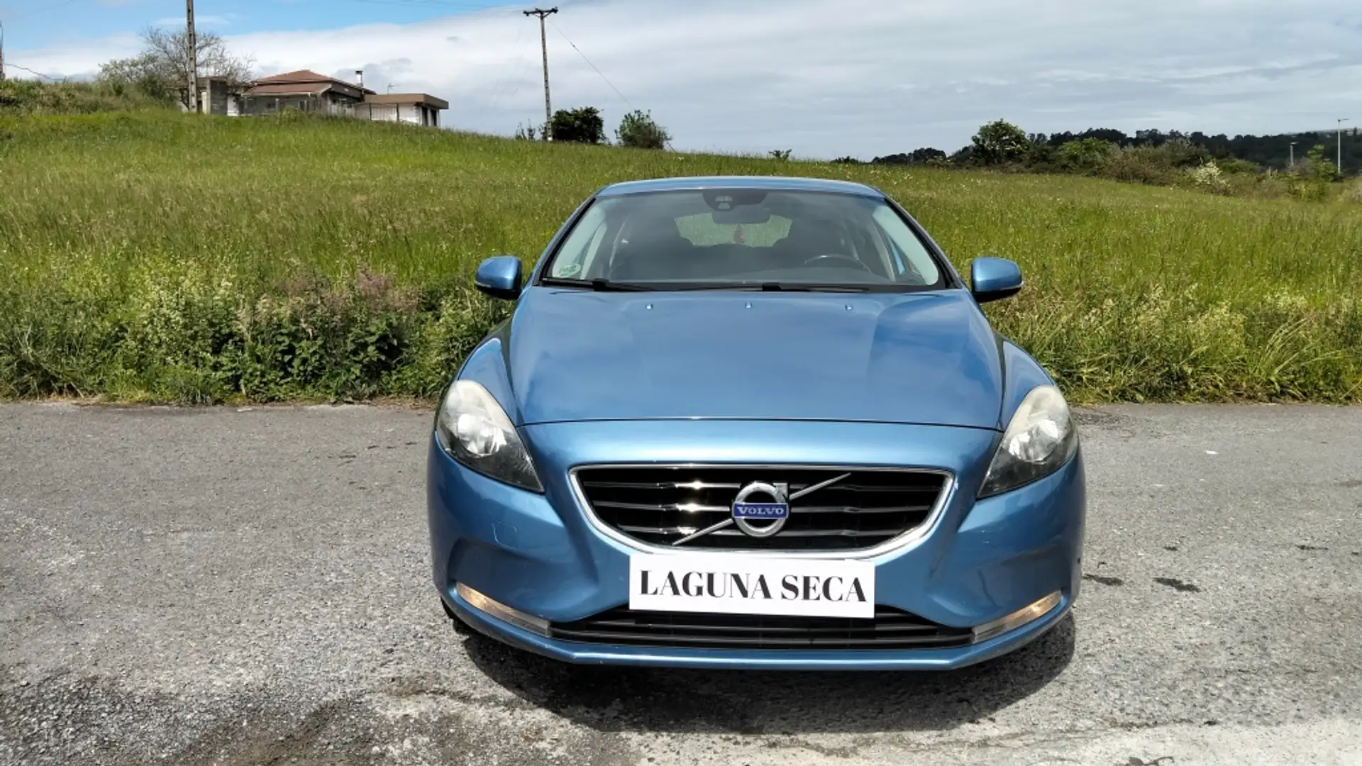 Volvo V40 D3 Momentum 150 Blau - 2