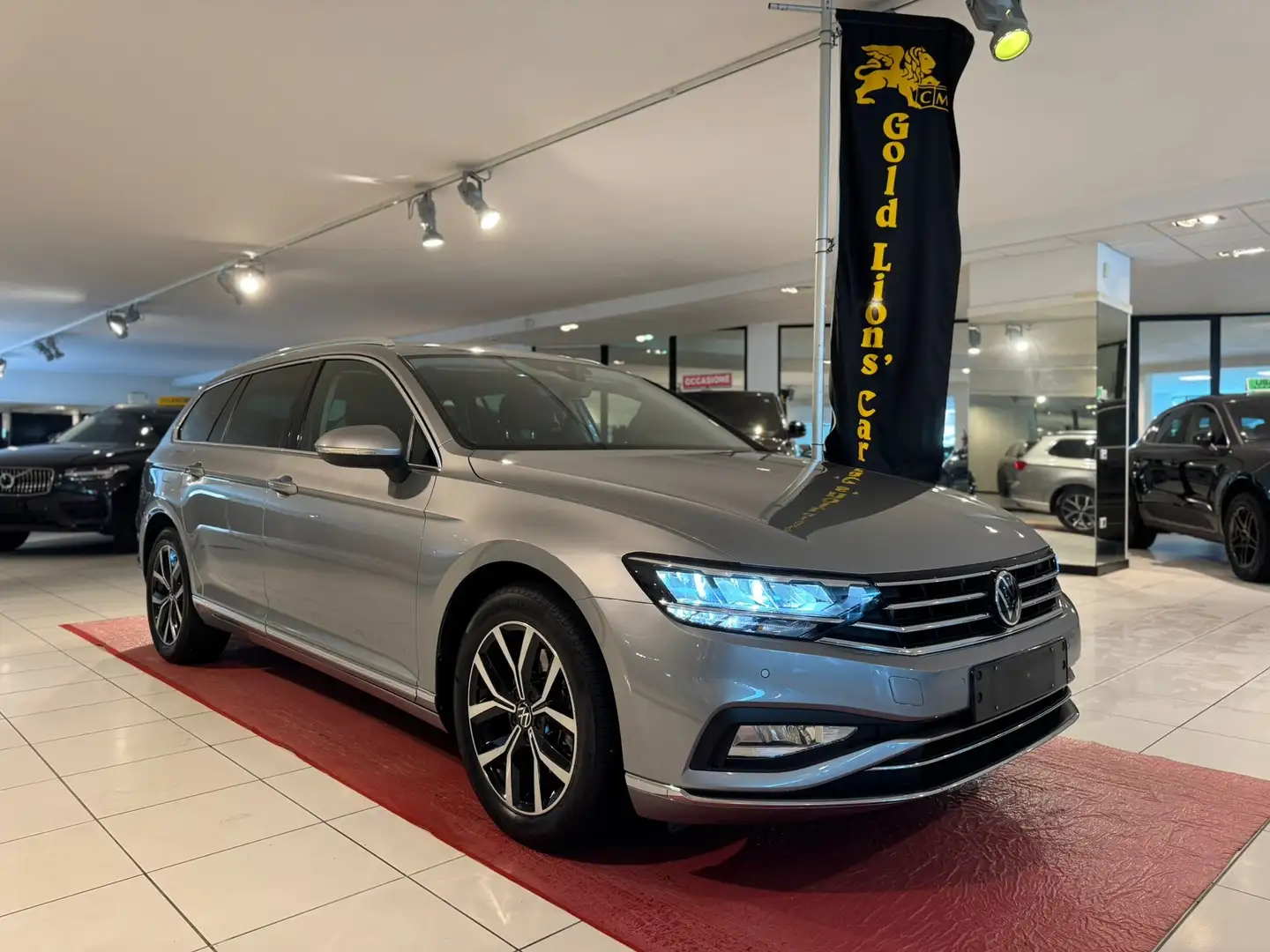 Volkswagen Passat Variant 2.0 tdi 4motion 200cv dsg SEDILI RISC*CRUISE ADATT Plateado - 1
