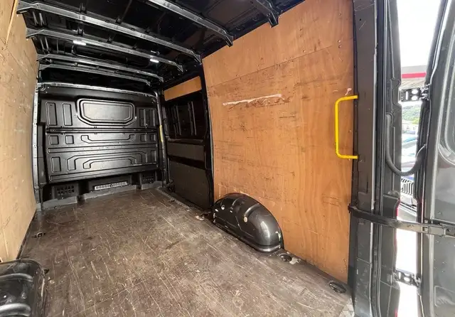 Volkswagen Crafter view 12