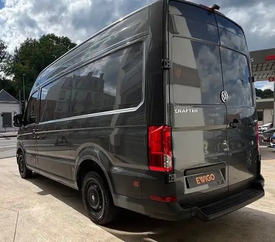 Volkswagen Crafter view 2