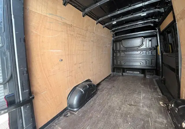 Volkswagen Crafter view 11