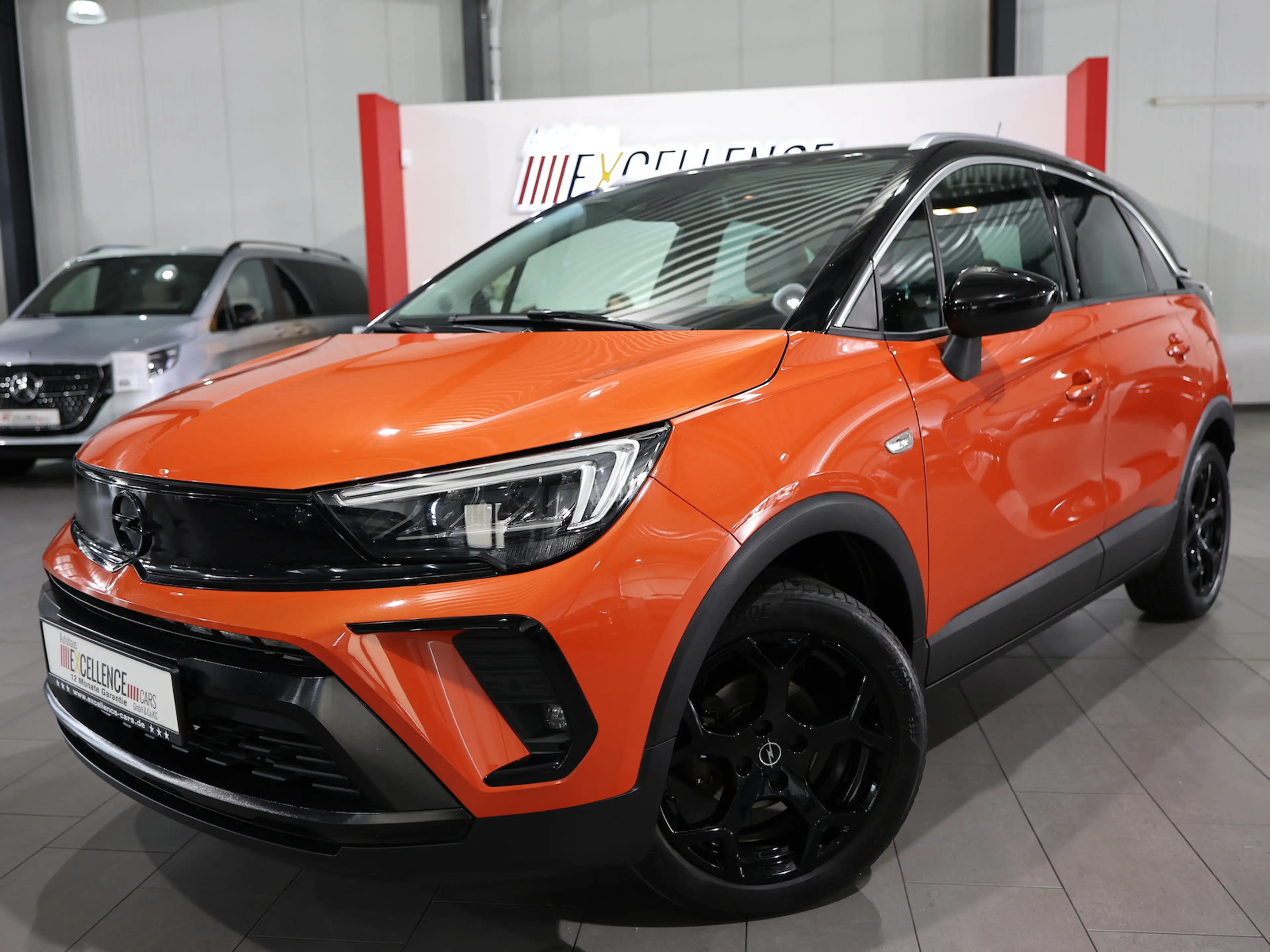 Opel Crossland 1.5 D GS-LINE SPORT / ORANGE & BLACK — photo 4