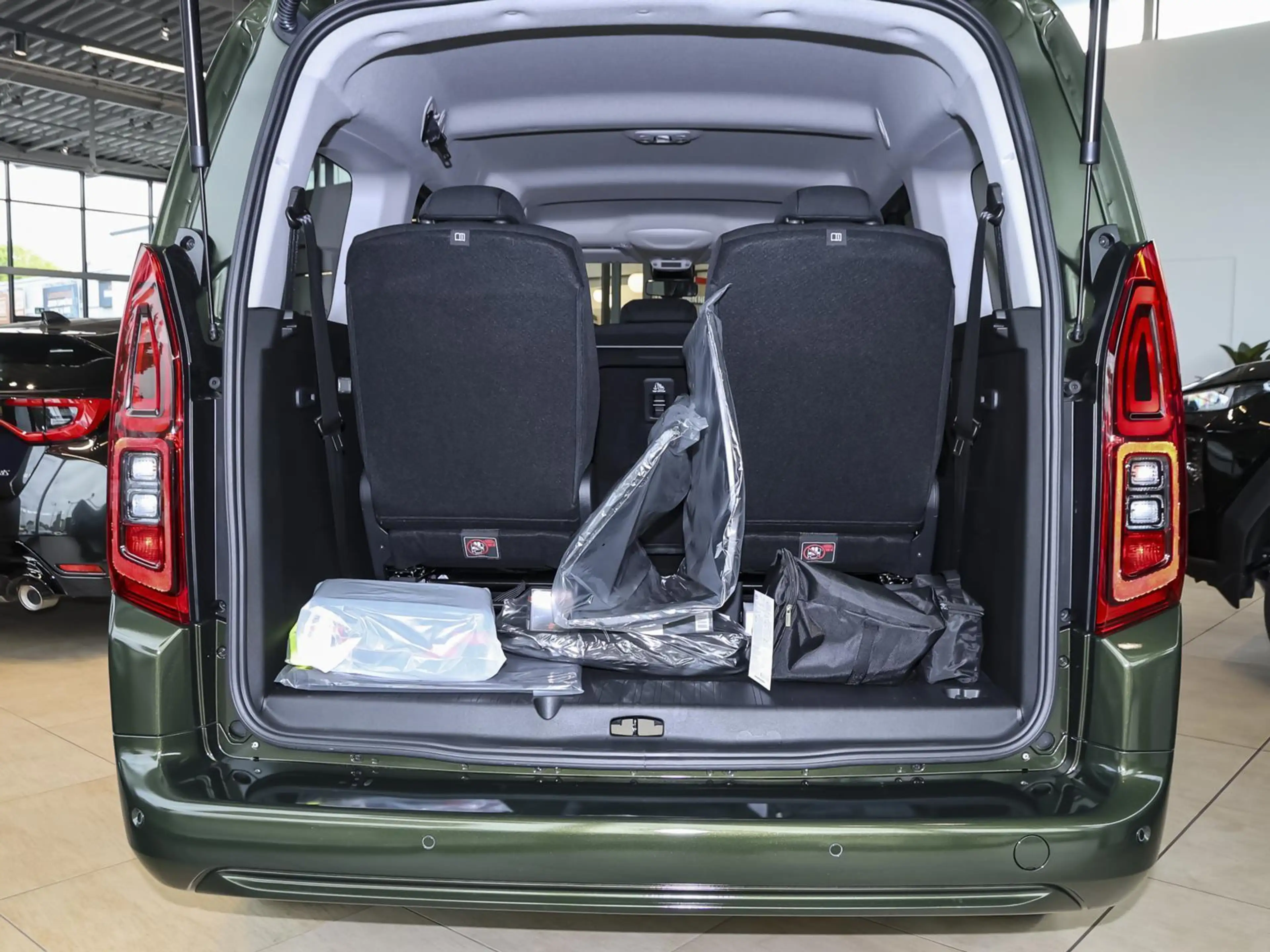 Toyota Proace City Verso L2 Teamplayer 1,2-l-Turbo PDC — photo 7
