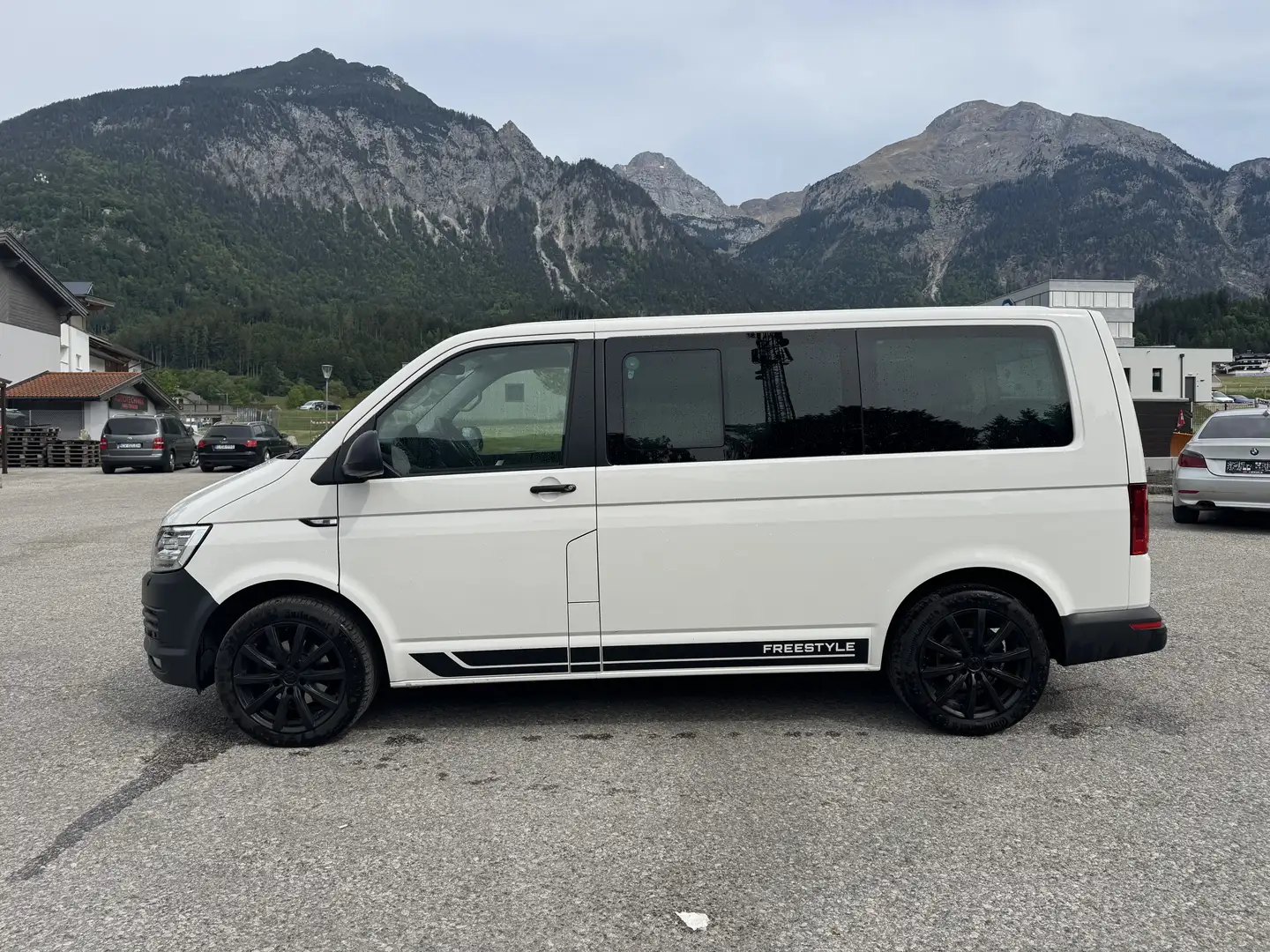 Volkswagen T6 Multivan DSG Kurz Freestyle - Standheizung, Klappstühle etc. Weiß - 1