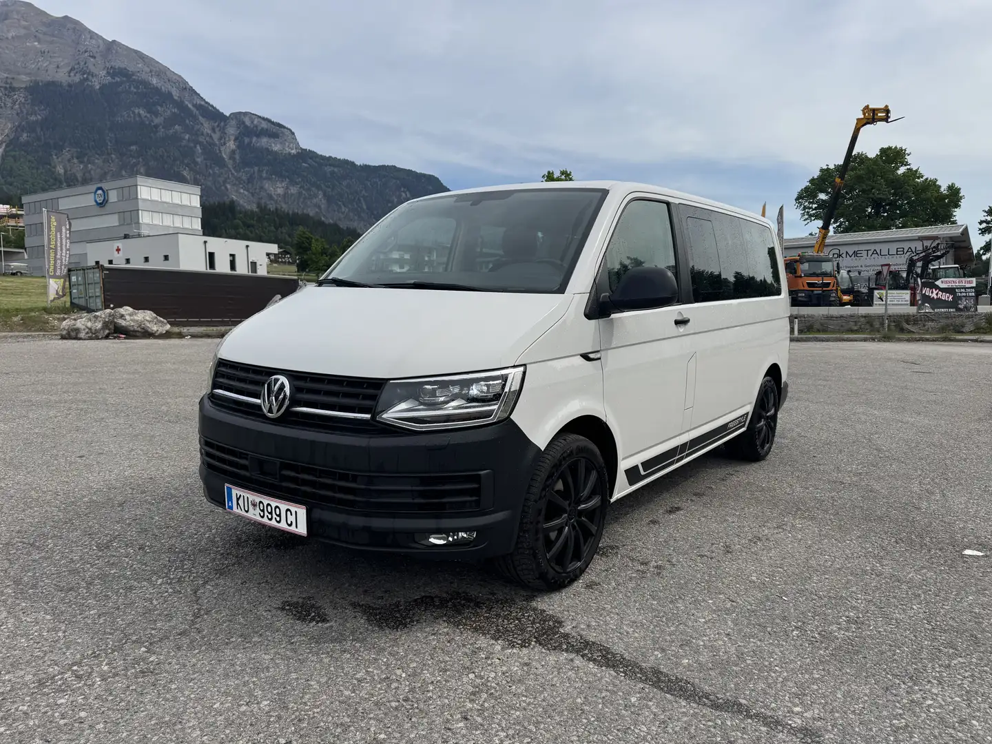 Volkswagen T6 Multivan DSG Kurz Freestyle - Standheizung, Klappstühle etc. Weiß - 2