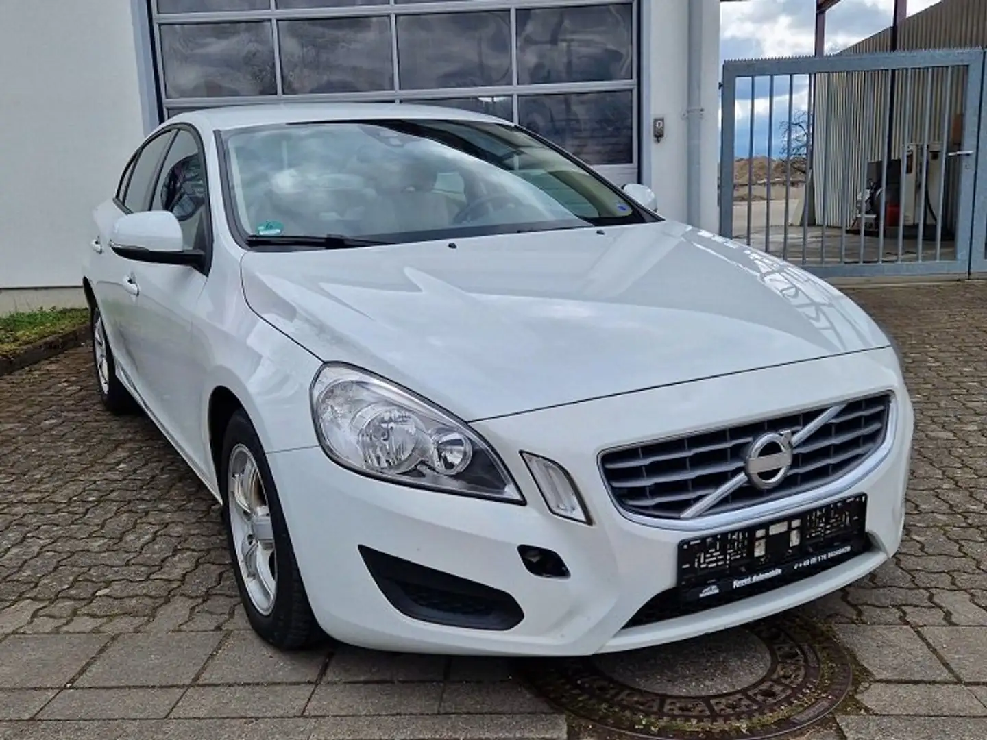 Volvo S60 S60 T3 Powershift White - 2