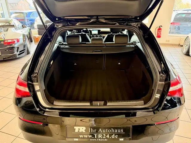 Mercedes-Benz Cla view 9