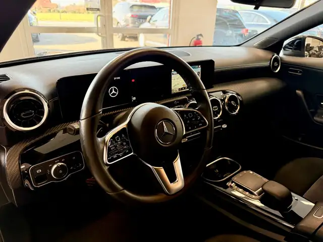 Mercedes-Benz Cla view 13