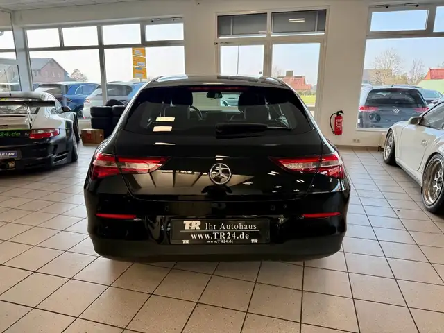 Mercedes-Benz Cla view 4