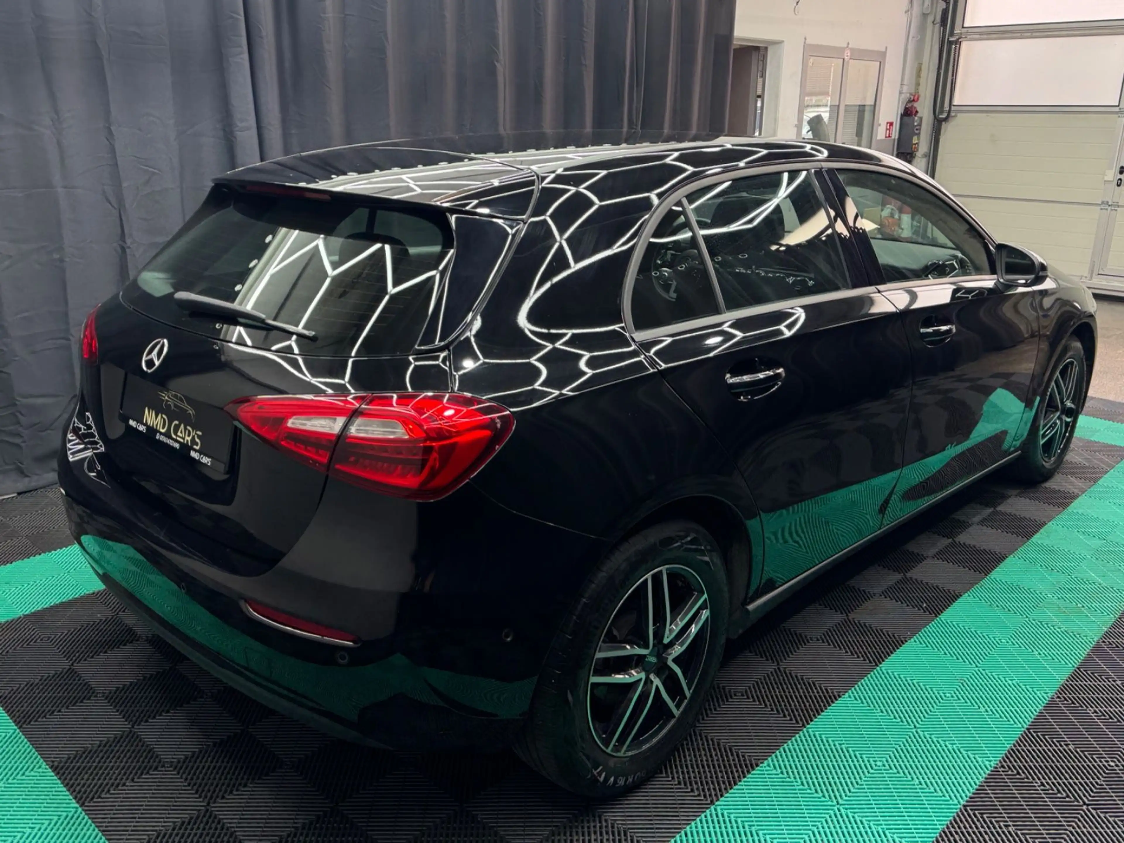 Mercedes-Benz A 180 TEMP/SHZ/PDC/SPURH/WENIG-KM/GEPFLEGT — photo 7