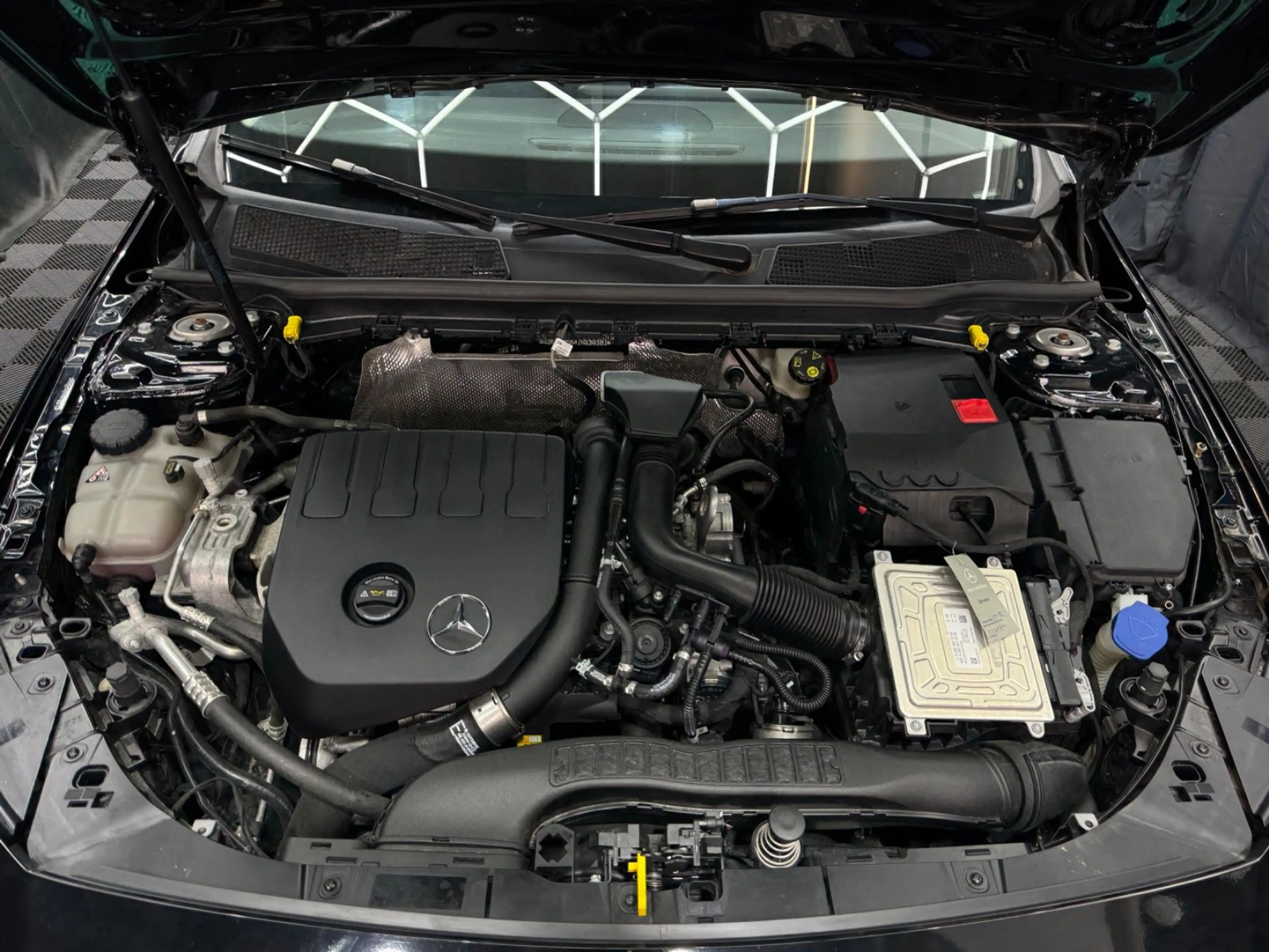 Mercedes-Benz A 180 TEMP/SHZ/PDC/SPURH/WENIG-KM/GEPFLEGT — photo 5