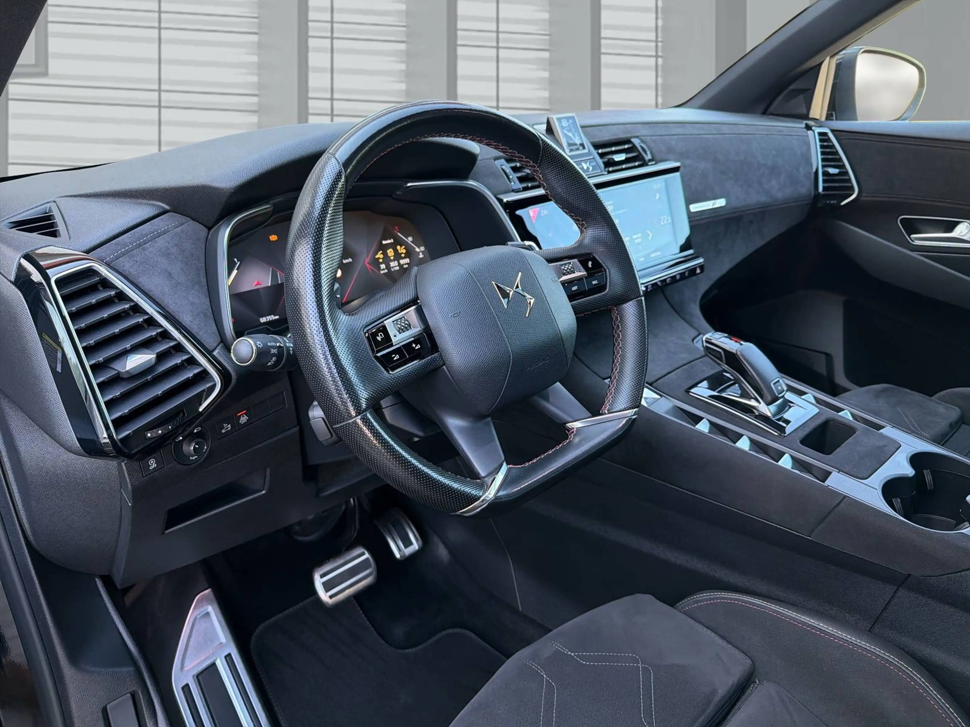 DS Automobiles DS 7 Crossback Performance Line — photo 14