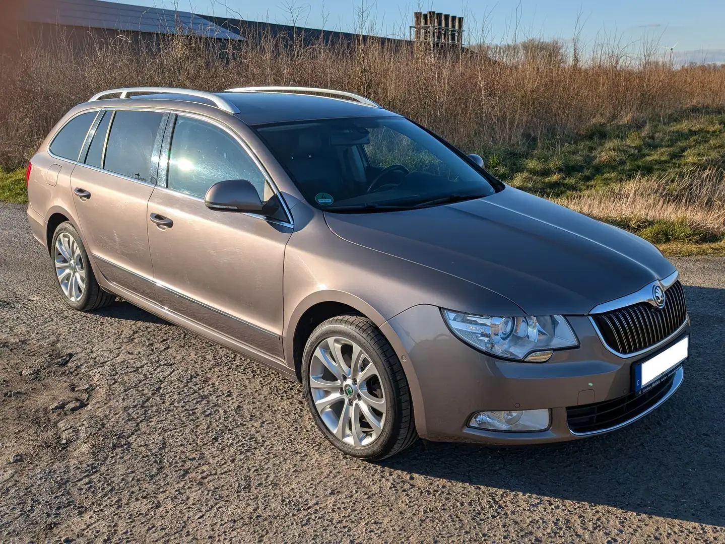 Skoda Superb Superb II Combi 2.0 TDI DSG Elegance SHZ AHK Beige - 1