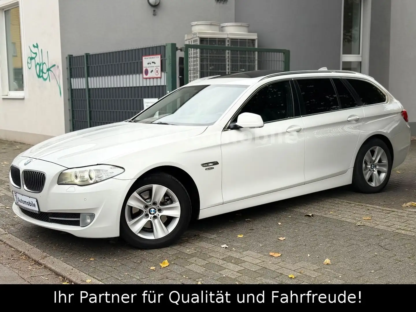 BMW 520 d KLIMA*NAVI*LED*PANO*PDC*SHZ Weiß - 1