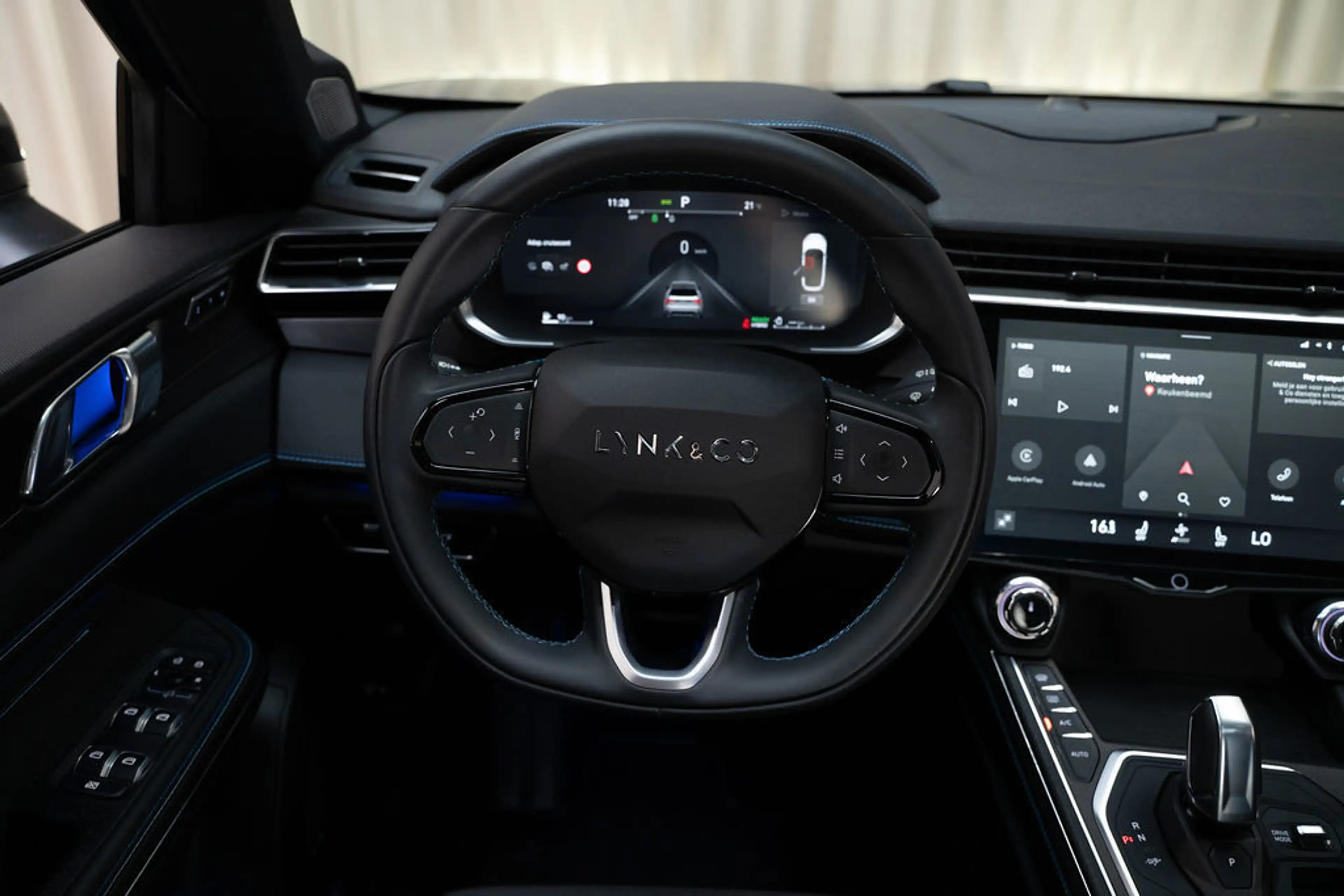 Lynk & Co 01 1.5 Hybride | BLACK PACK | Zwarte hemel | Infinity — photo 4