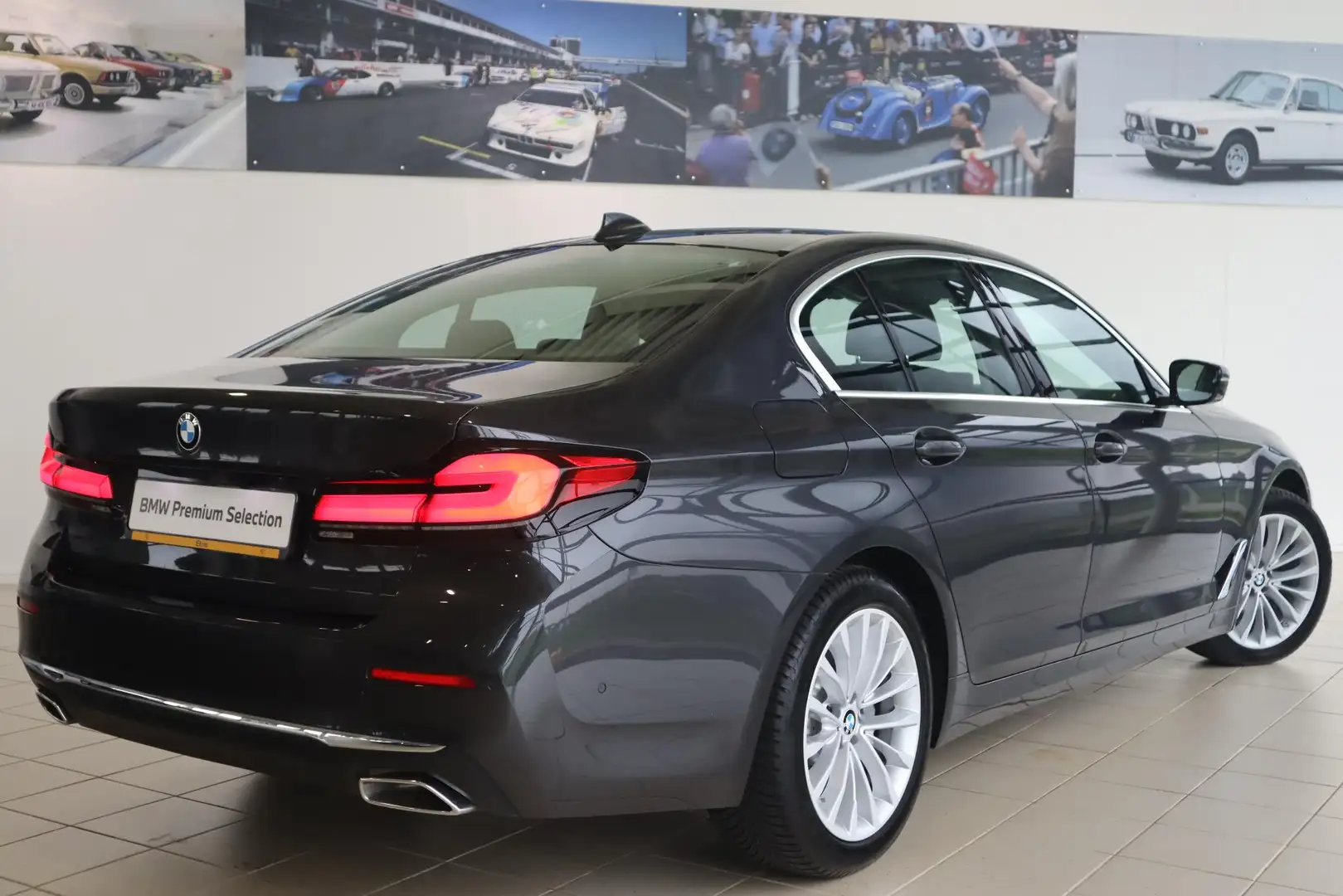BMW 530 5 Serie Sedan 530e High Executive Grijs - 2