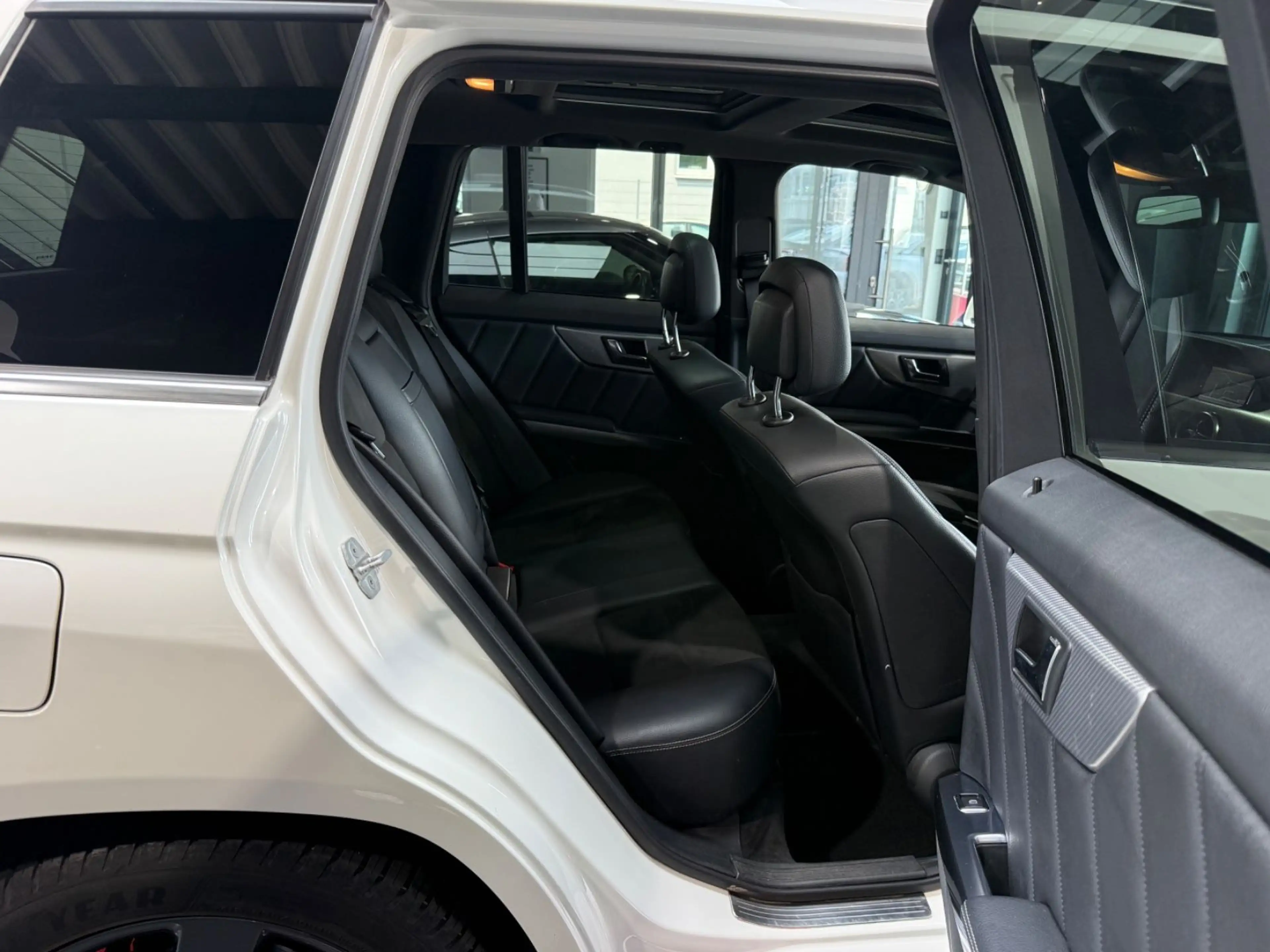 Mercedes-Benz GLK 250 Sport-Paket 4M/Panorama/Xenon/AHK/2HD — photo 12