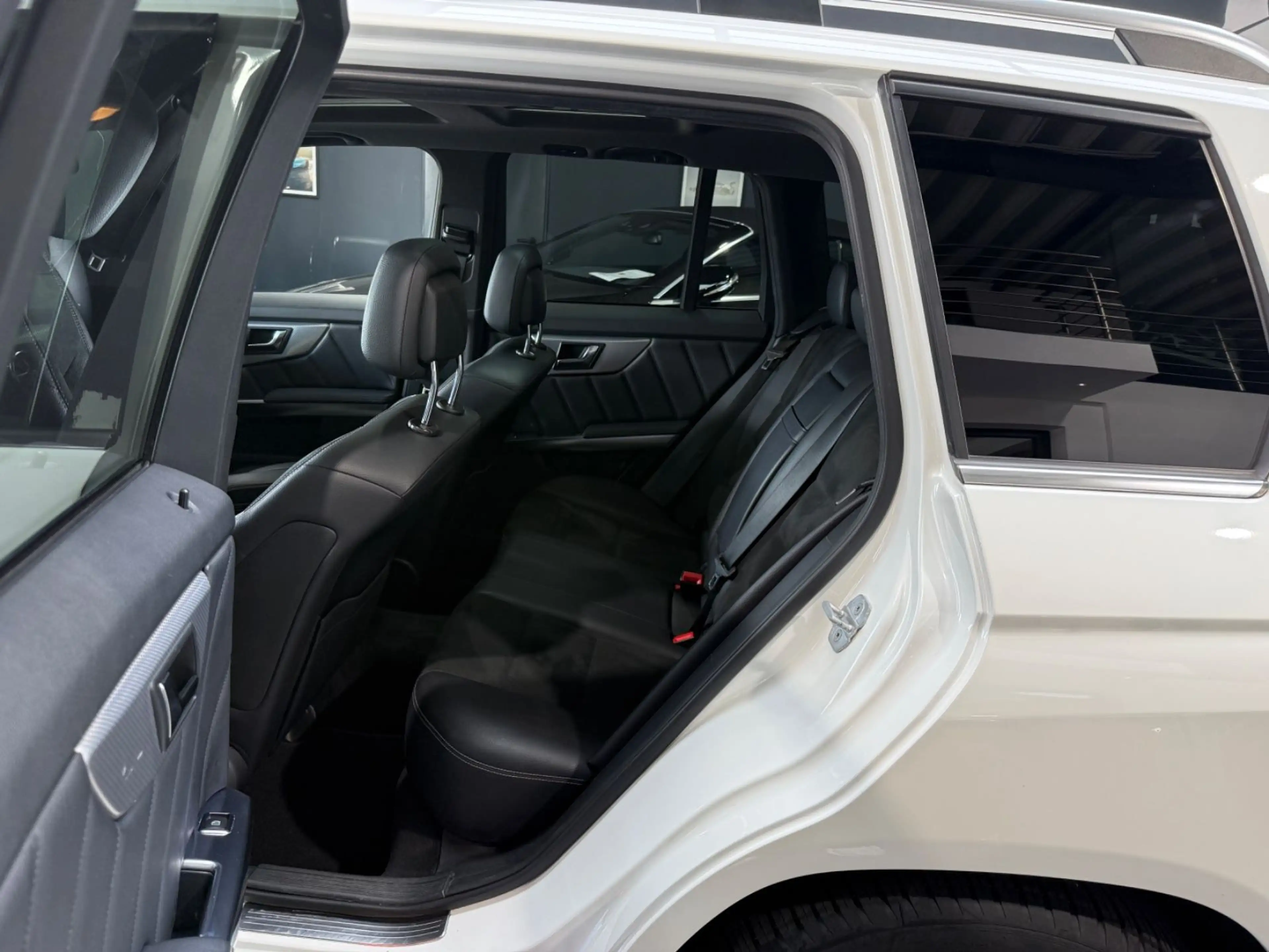 Mercedes-Benz GLK 250 Sport-Paket 4M/Panorama/Xenon/AHK/2HD — photo 9