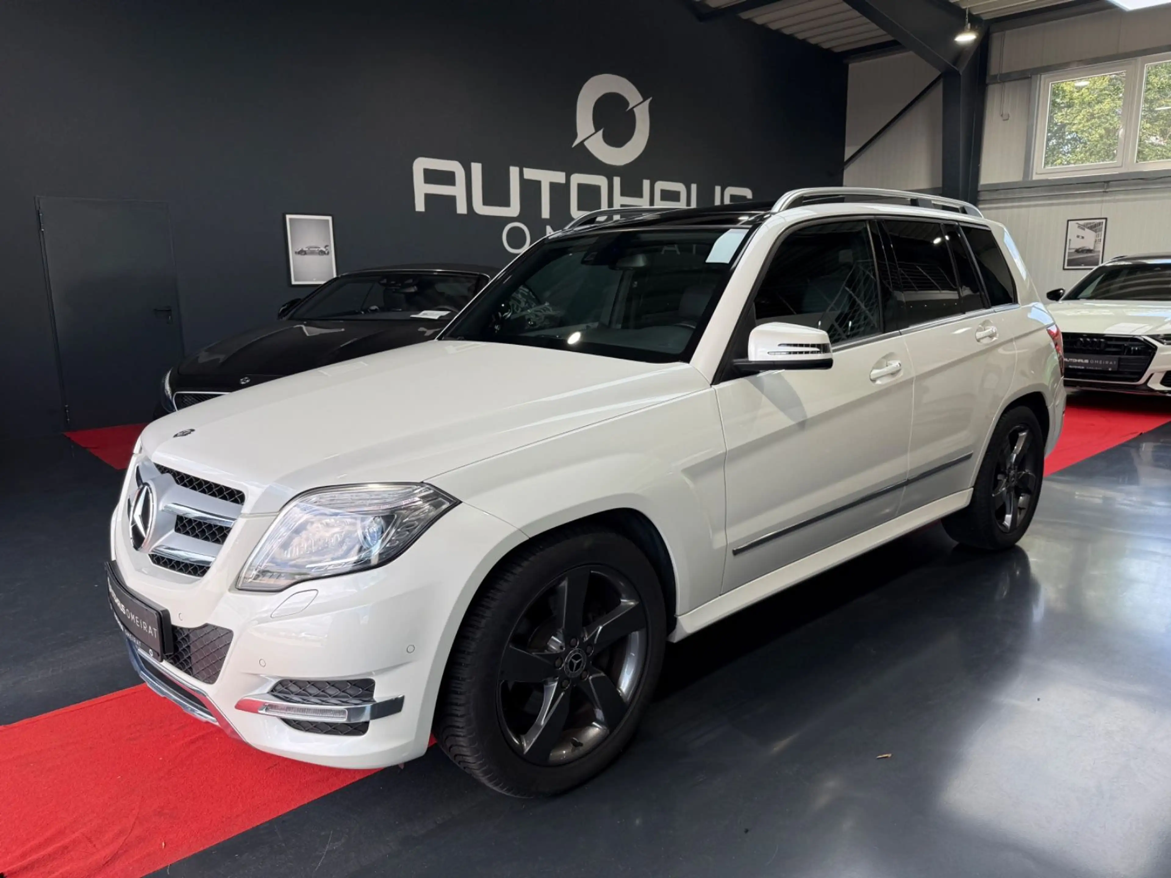Mercedes-Benz GLK 250 Sport-Paket 4M/Panorama/Xenon/AHK/2HD