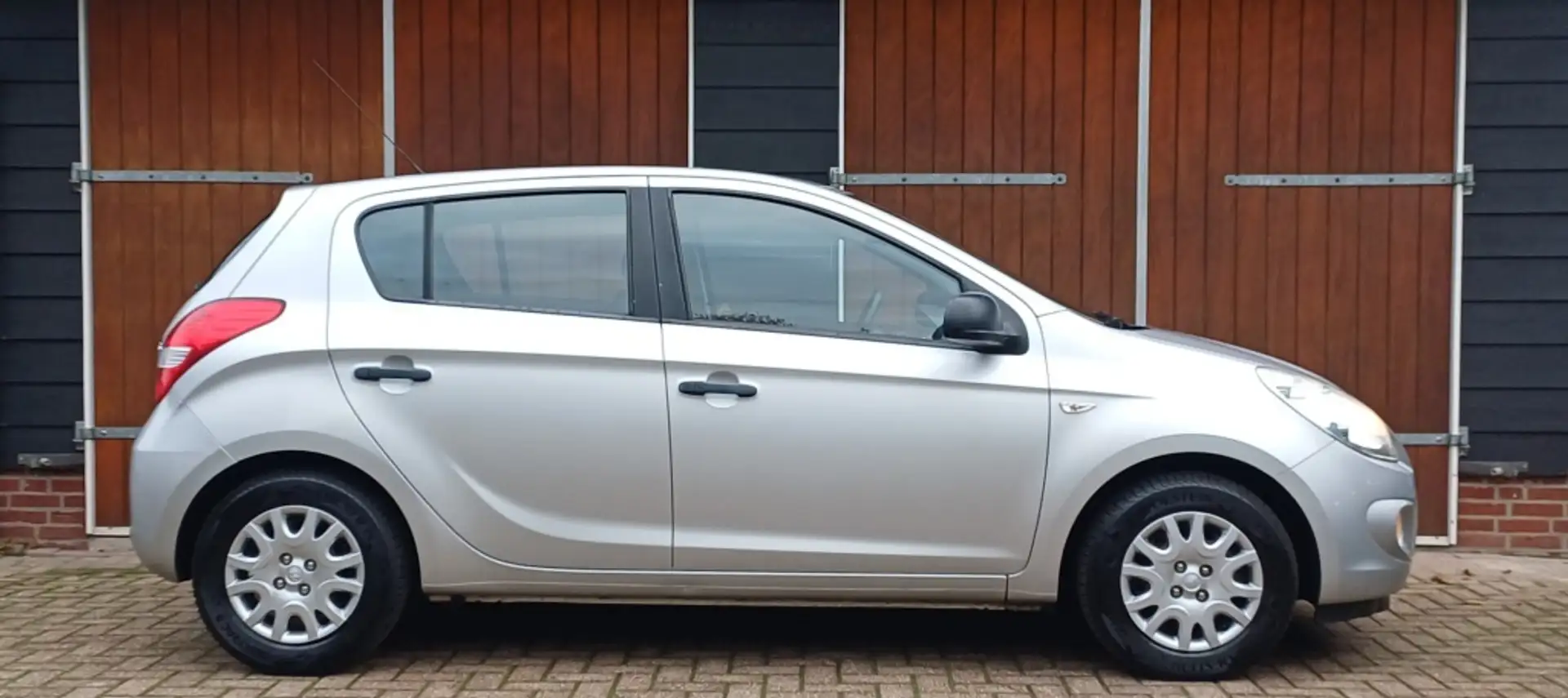 Hyundai i20 1.2i i-Motion, Dealer onderhouden, Airco, Cruise C Grijs - 2