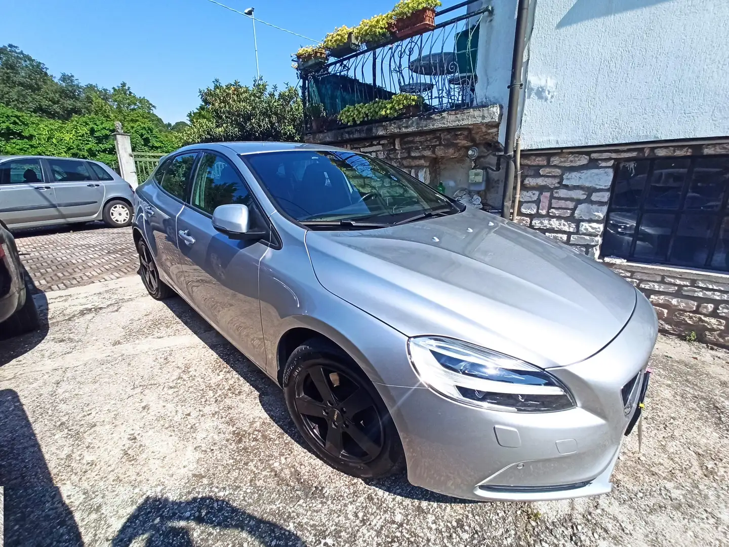 Volvo V40 V40 t3 mom FULL OPT Argento - 1