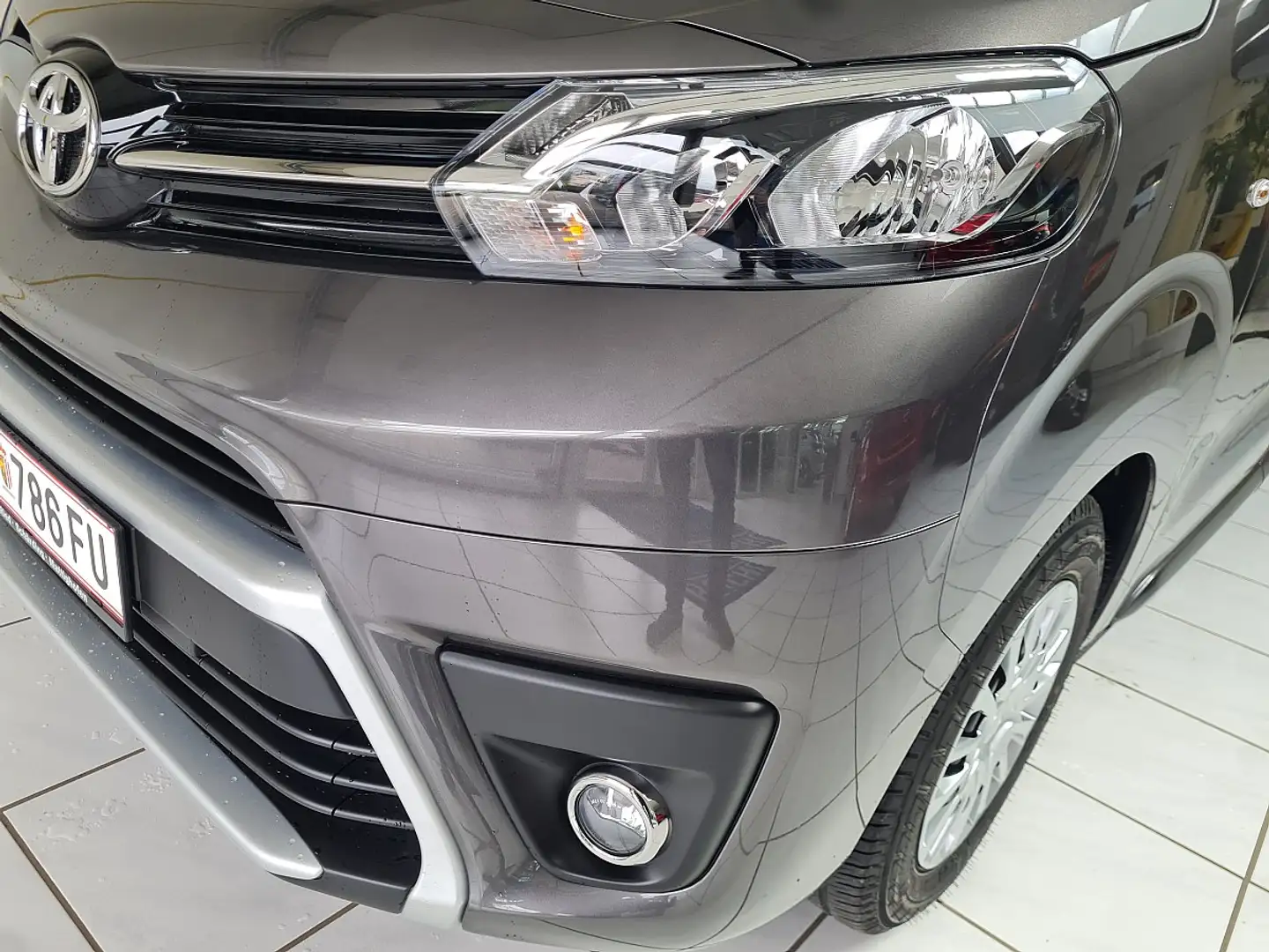 Toyota Proace Verso 2,0 145 Lang Shuttle Rückfahrkamera Grau - 2