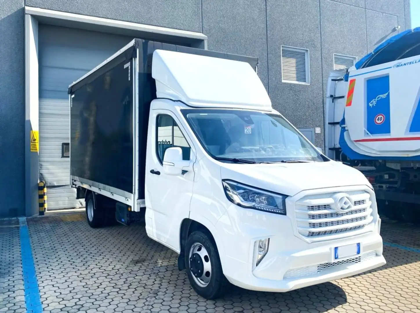 Maxus Deliver 9 centina + telo Blanc - 2