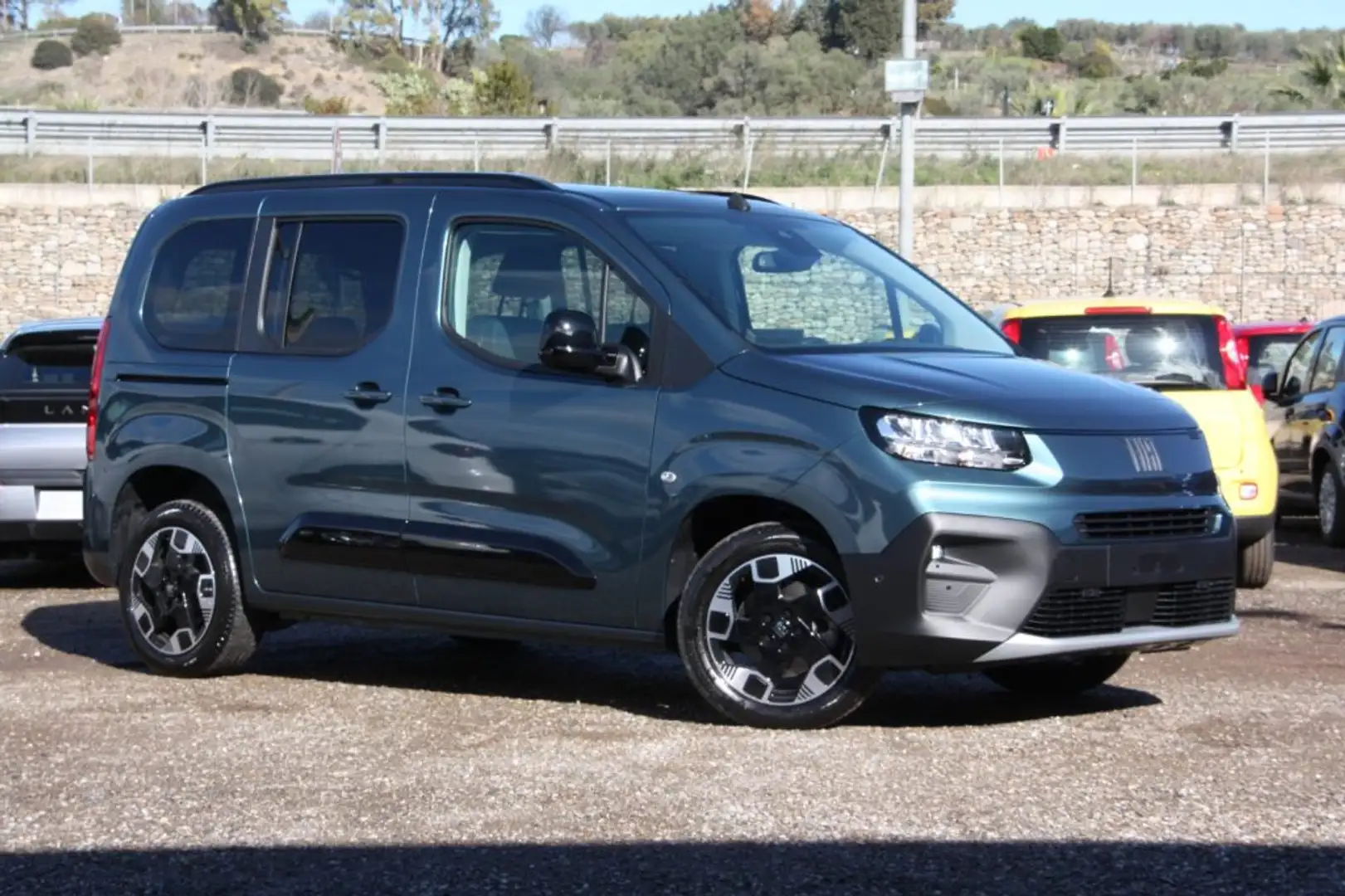 Fiat Doblo 1.5 BlueHdi 130 CV AT8 PC Magic Top NUOVO Blu/Azzurro - 2