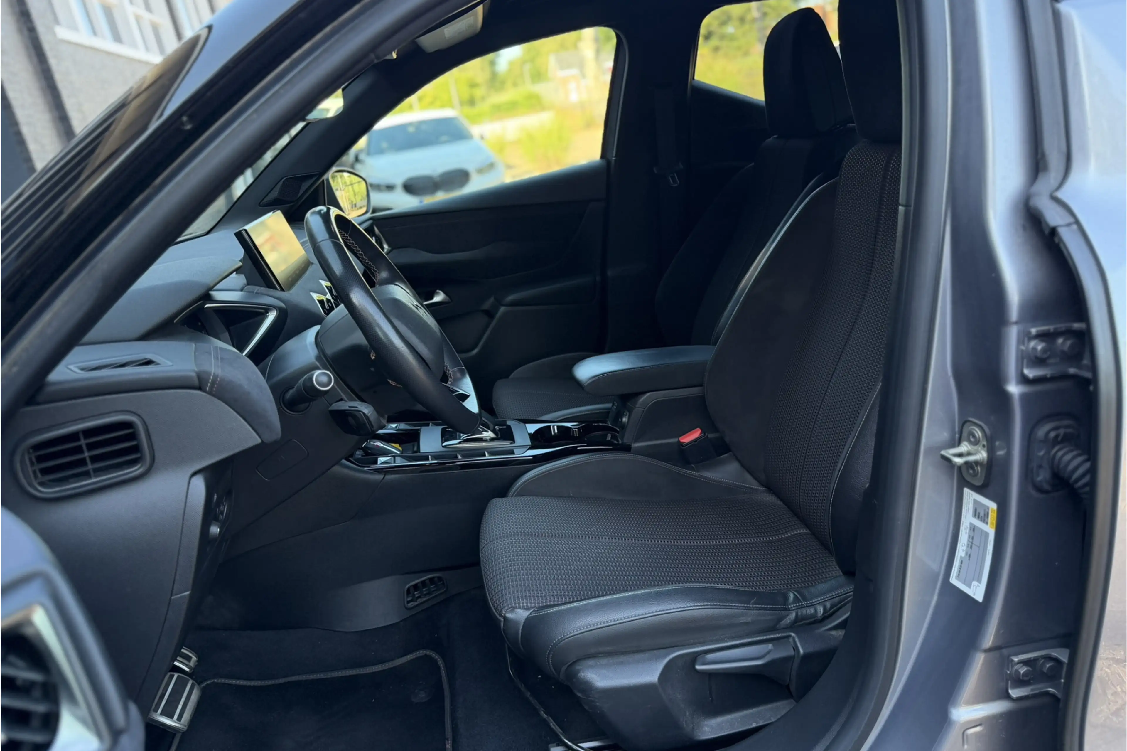 DS Automobiles DS 3 Crossback E-Tense Performance Line 50 kWh | Comfort Acces | — photo 3