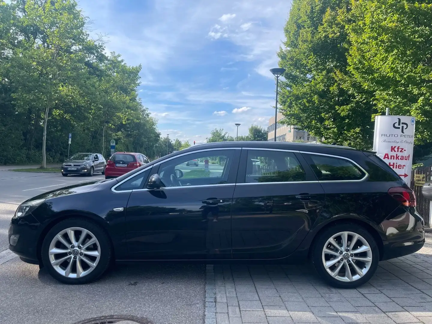 Opel Astra J Sports Tourer Innovation *AUTOMATIK* TÜV Schwarz - 2
