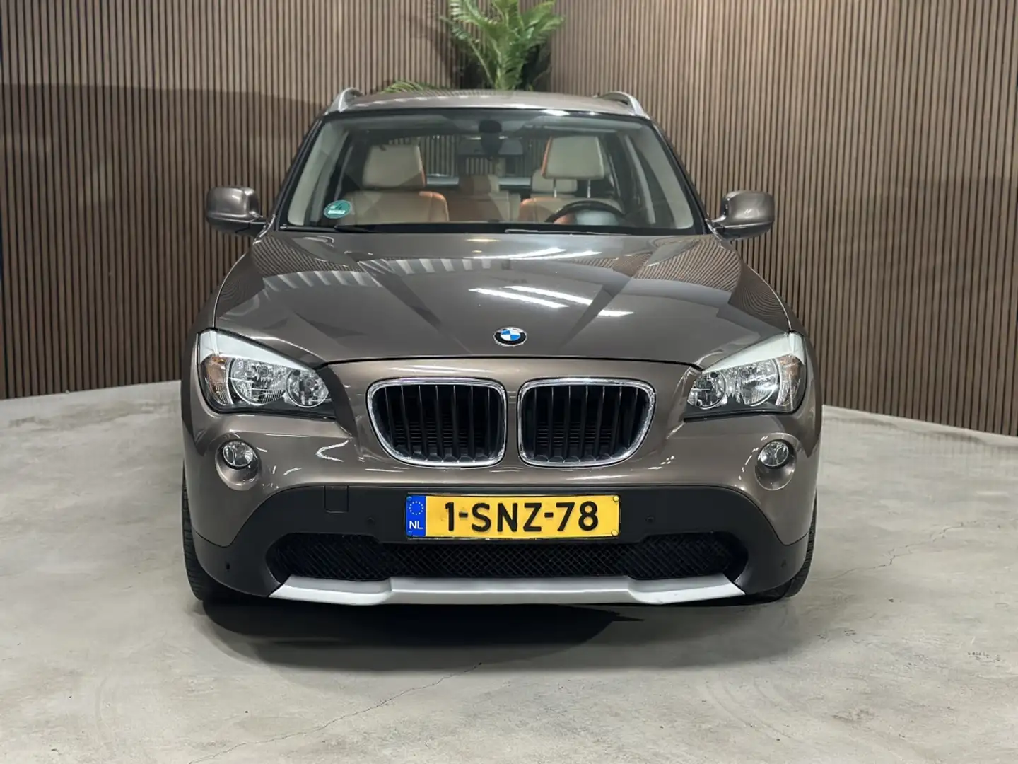 BMW X1 sDrive18i Bruin - 2
