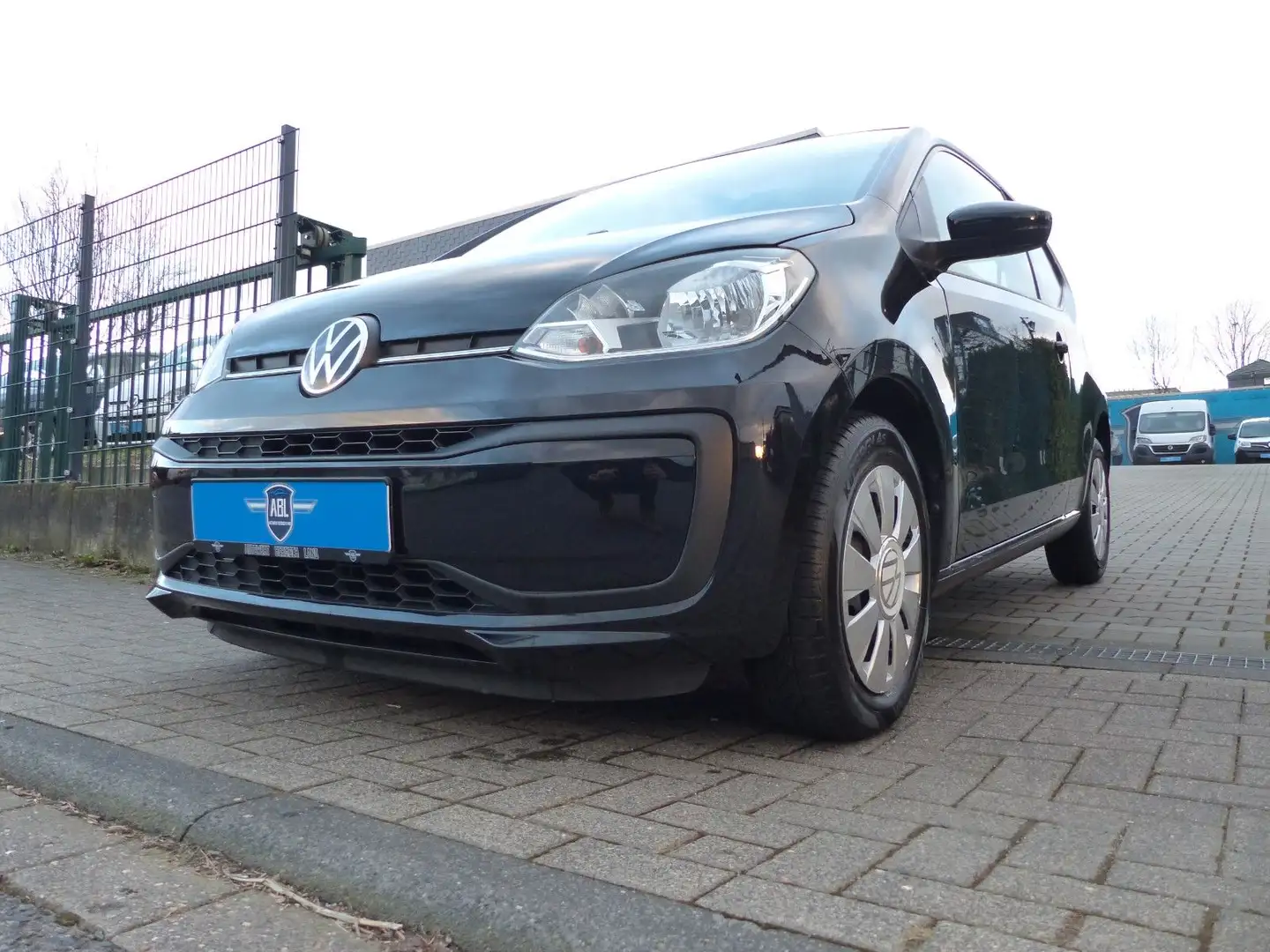 Volkswagen up! Basis (2 Jahre Garantie) Schwarz - 1
