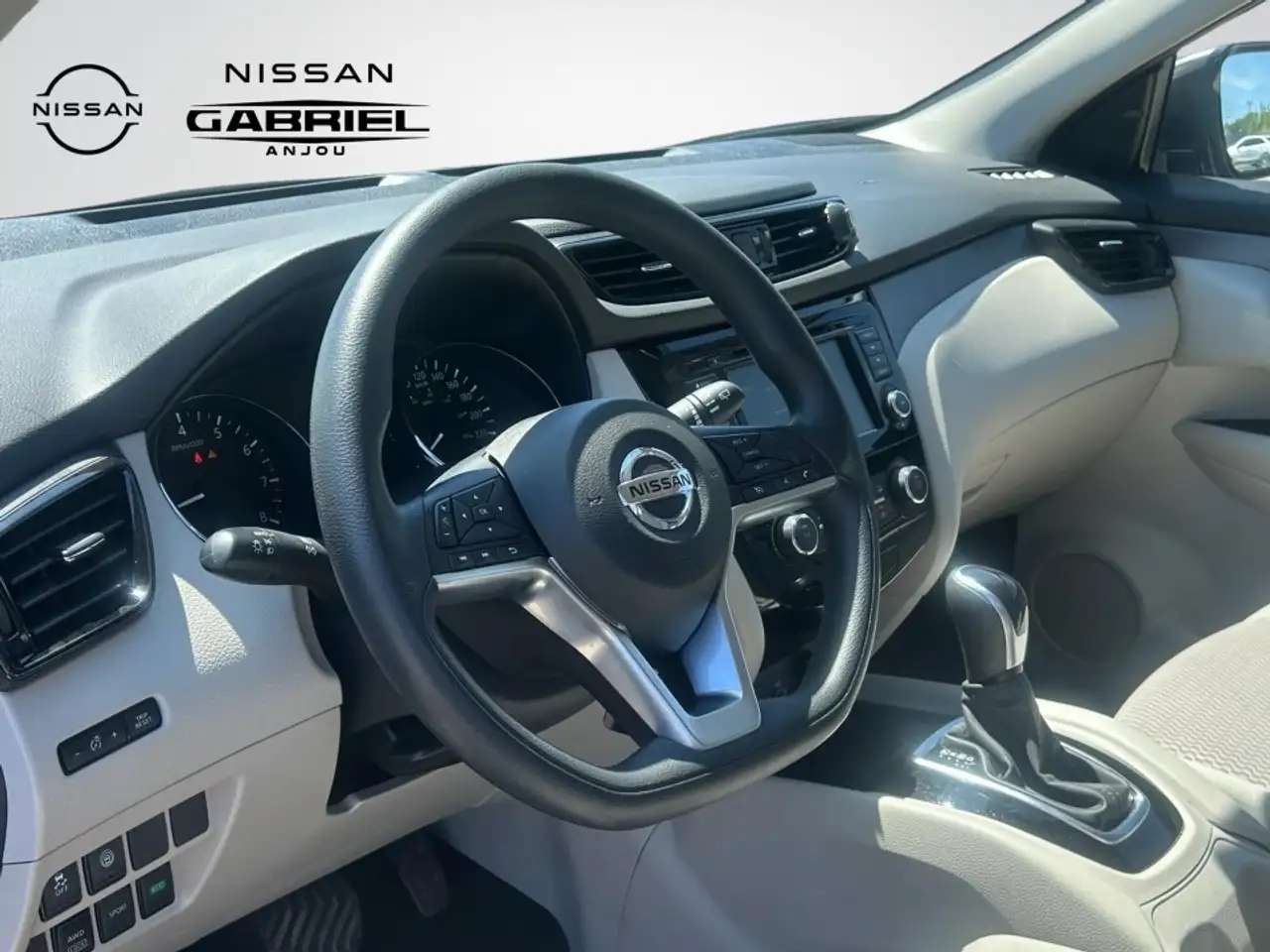 Nissan Qashqai снимка Nissan Qashqai